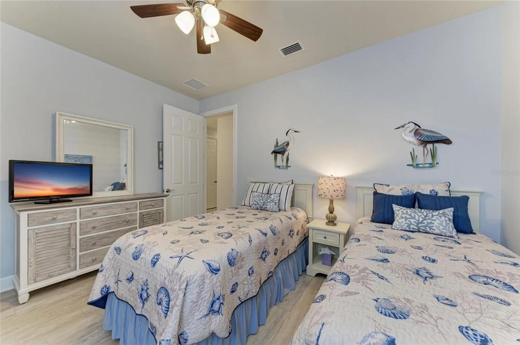 Property Slideshow image 33 of 65 | 7572 viola loop, Bradenton, FL, 34202