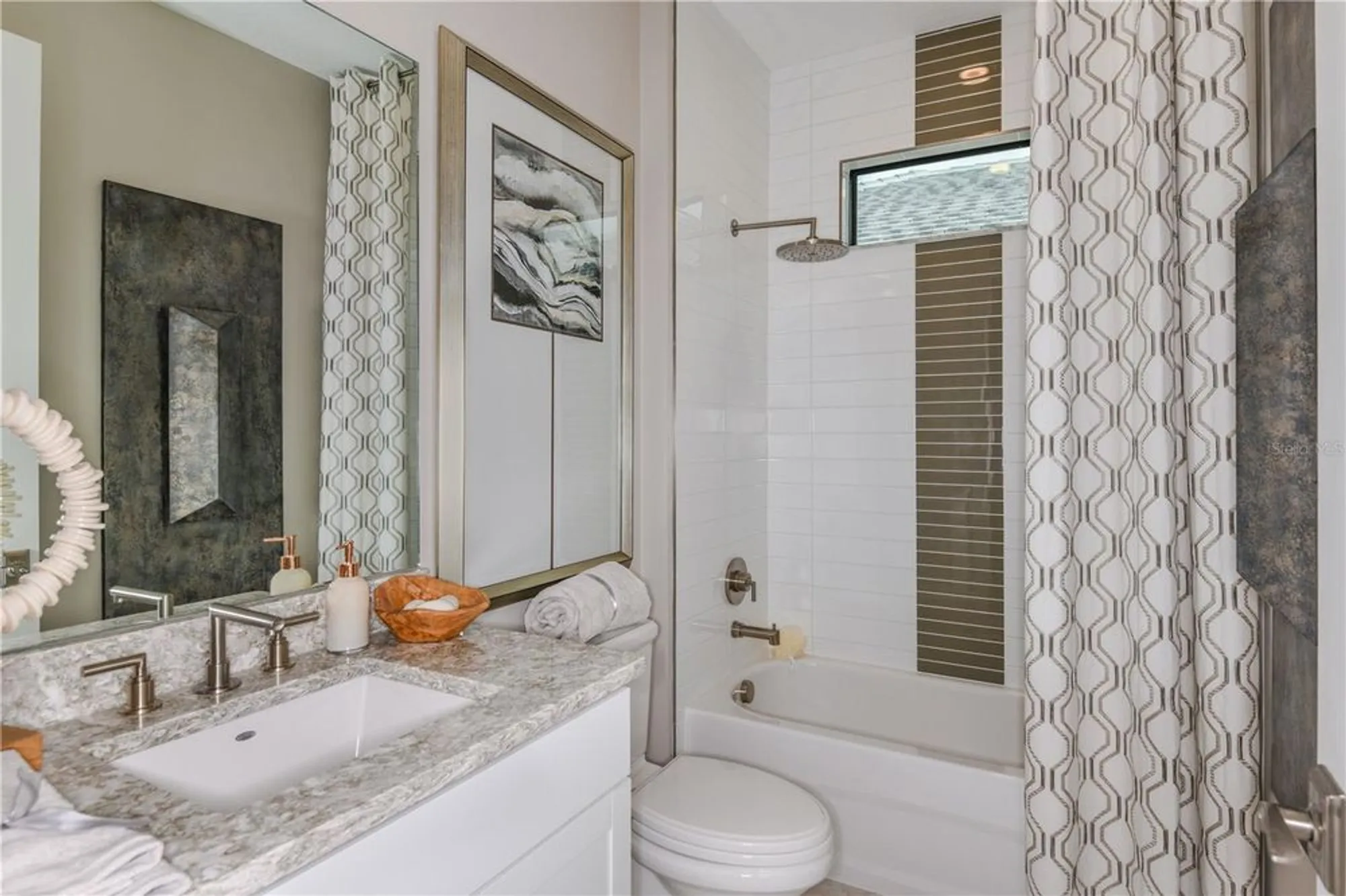 Property Slideshow image 27 of 66 | 18402 rockport pl, Lakewood Ranch, FL, 34211