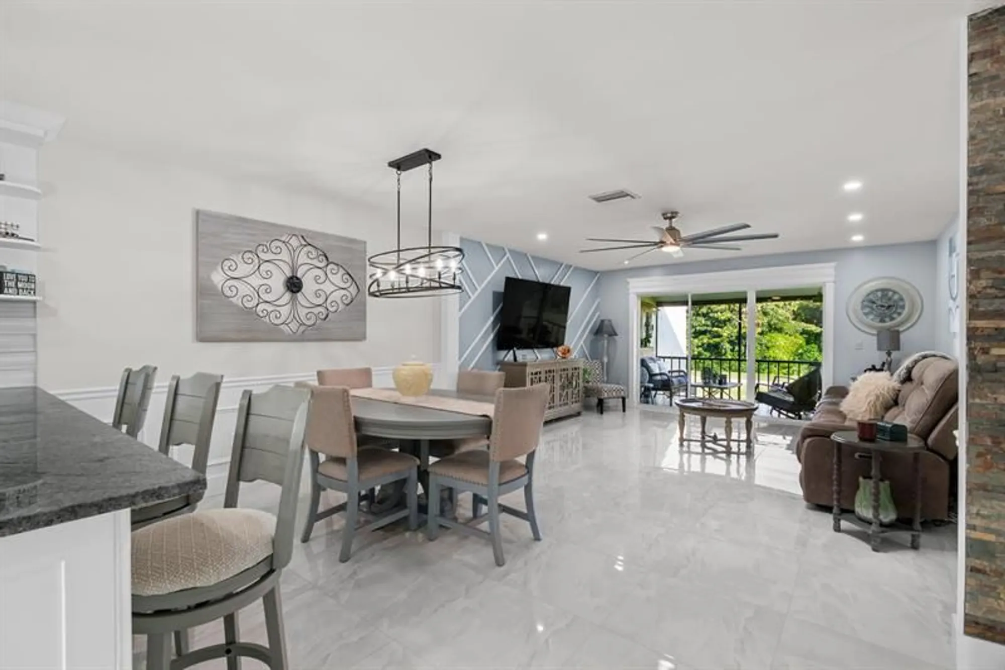 Property Slideshow image 15 of 42 | 21215 lago cir f, Boca Raton, FL, 33433