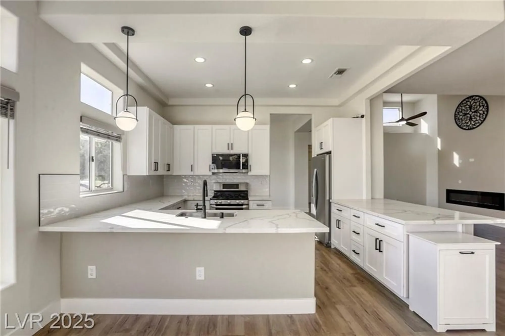 Property Slideshow image 2 of 46 | 9800 villa ridge dr, Las Vegas, NV, 89134