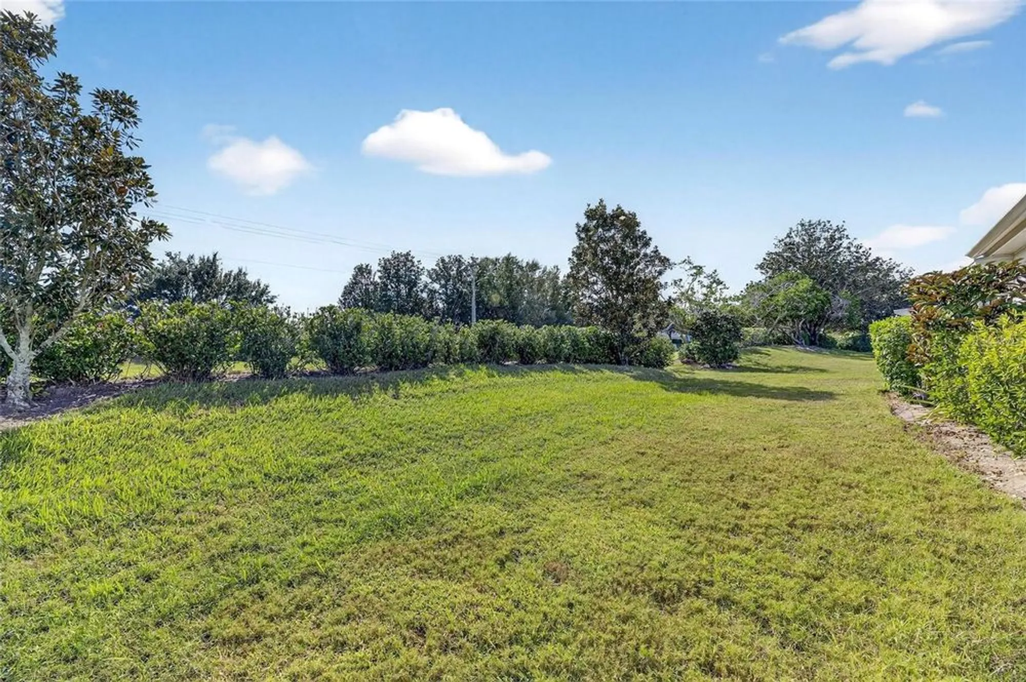 Property Slideshow image 47 of 76 | 1024 new winsor loop # 1024, Sun City Center, FL, 33573