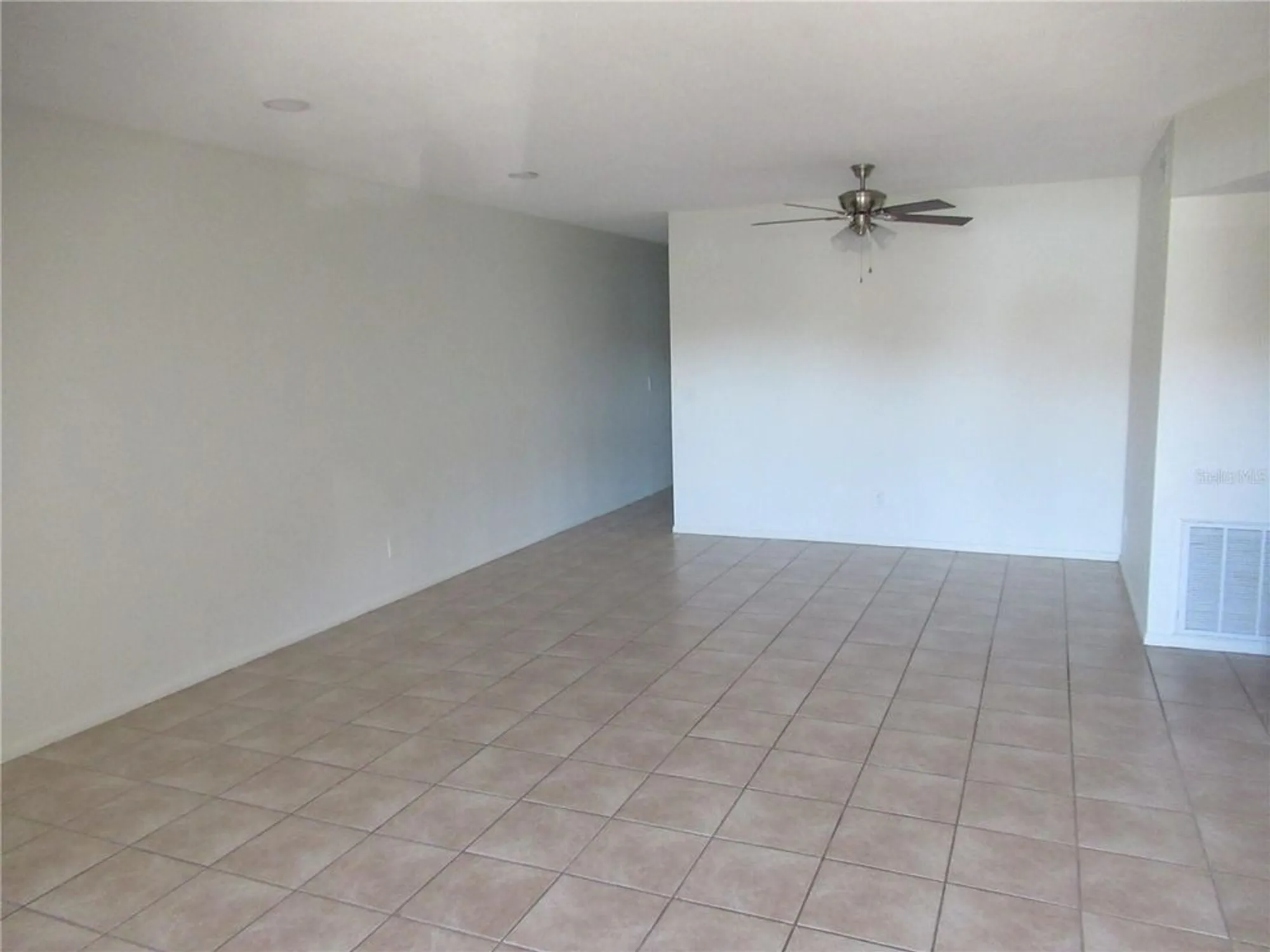 Property Slideshow image 2 of 23 | 2073 denmark st 5, Clearwater, FL, 33763