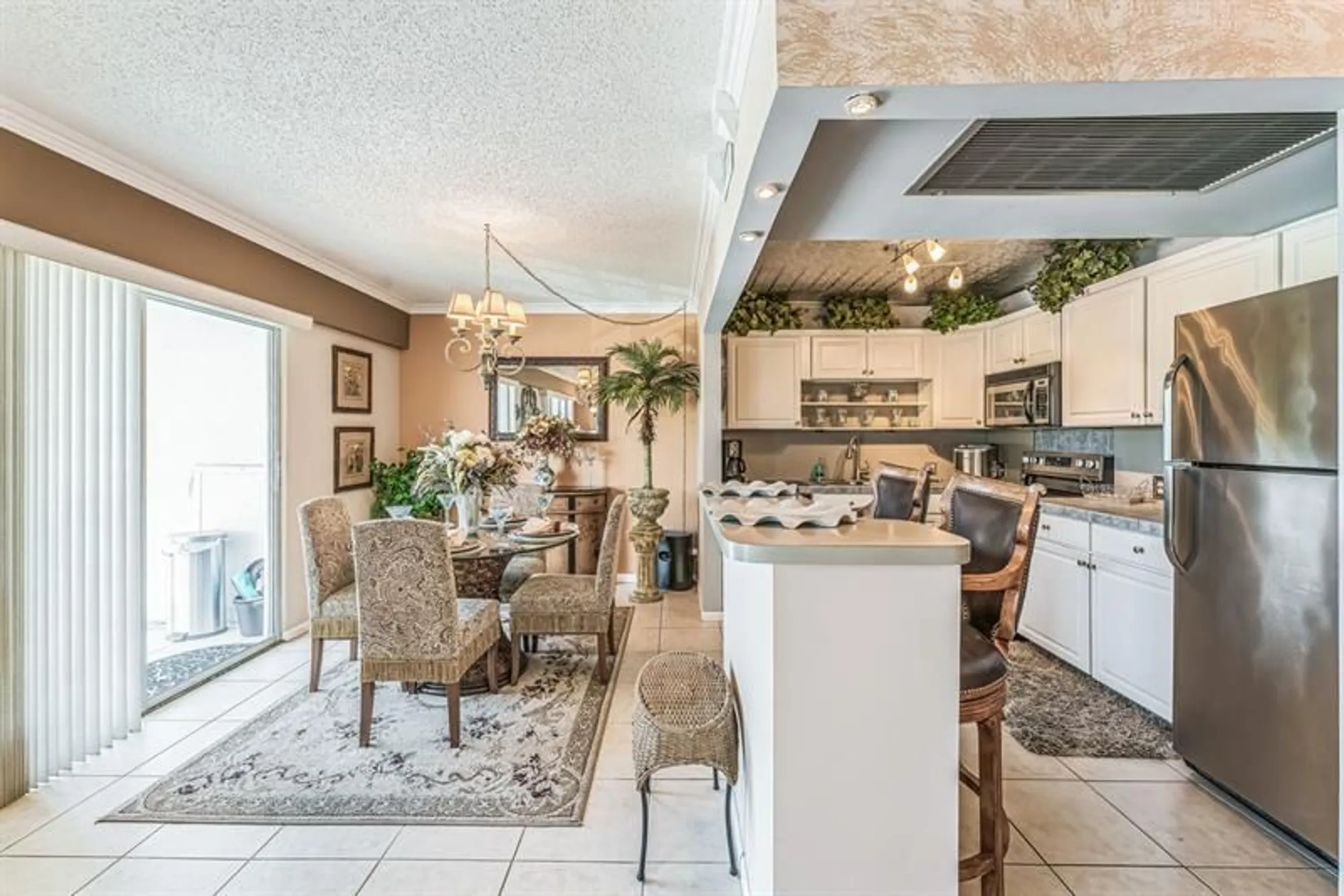 Property Slideshow image 14 of 22 | 581 mansfield n # 581, Boca Raton, FL, 33434