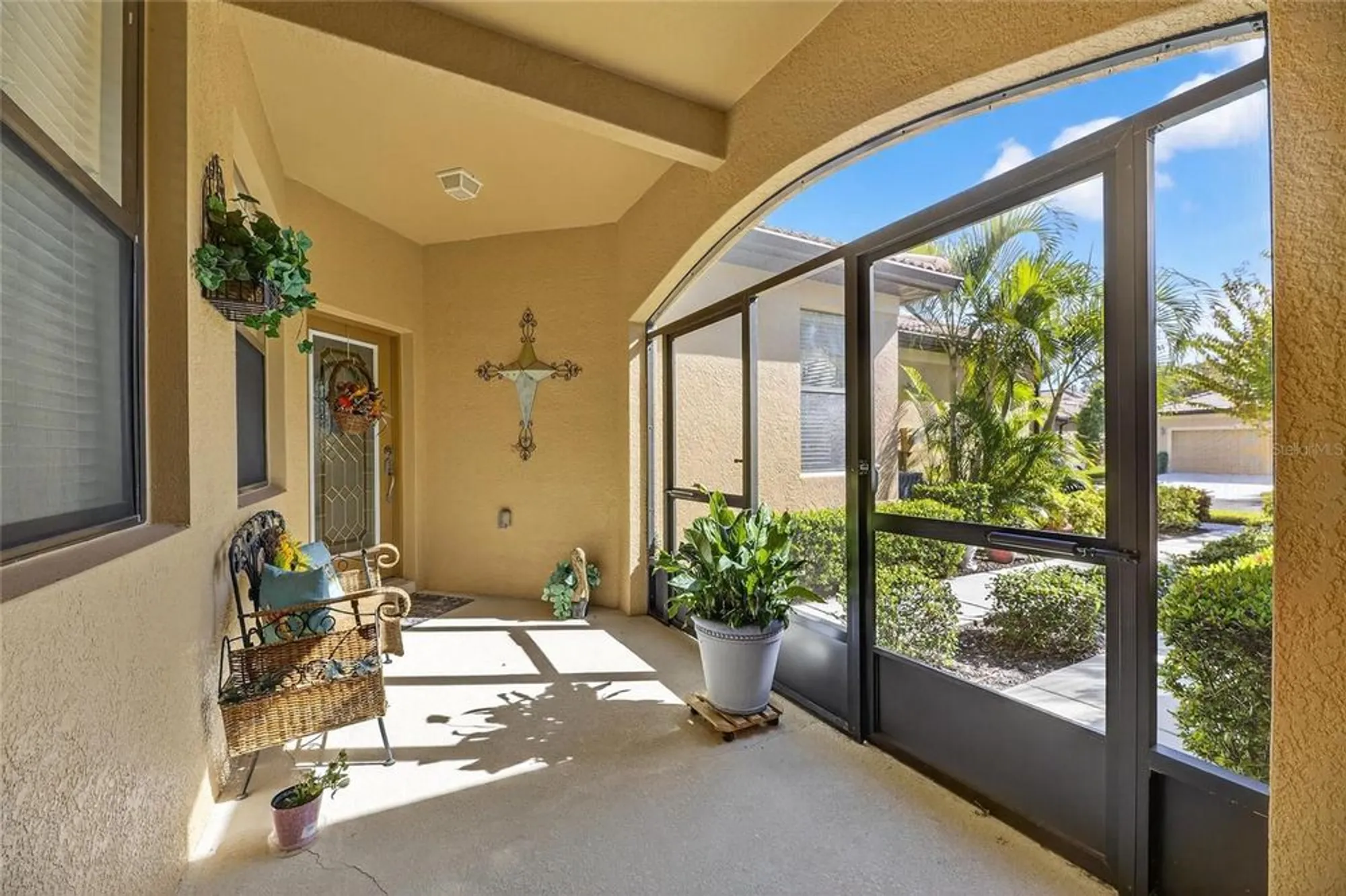 Property Slideshow image 3 of 36 | 329 seneca falls dr, Apollo Beach, FL, 33572