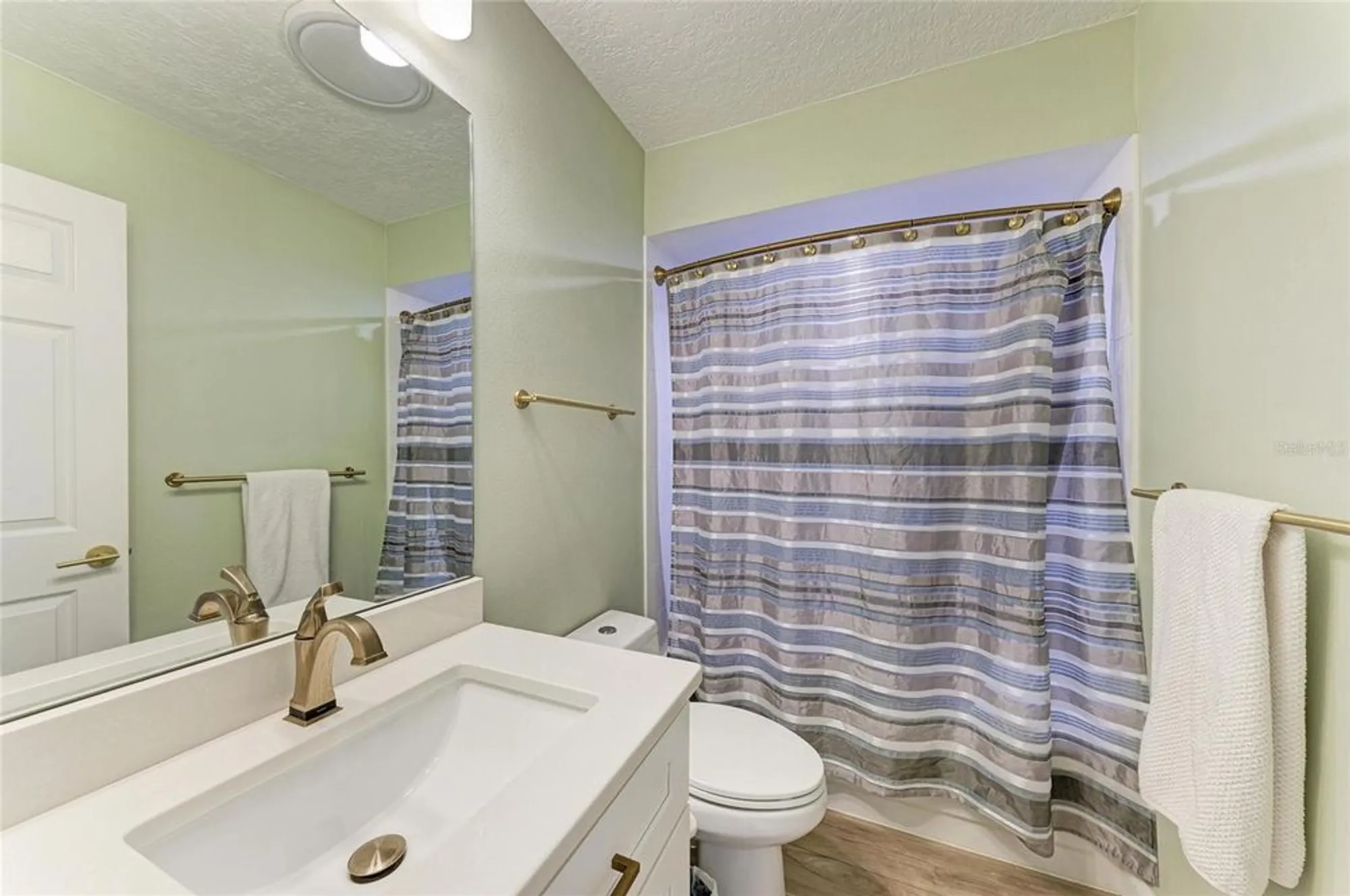 Property Slideshow image 33 of 50 | 7865 pine trace dr, Sarasota, FL, 34243