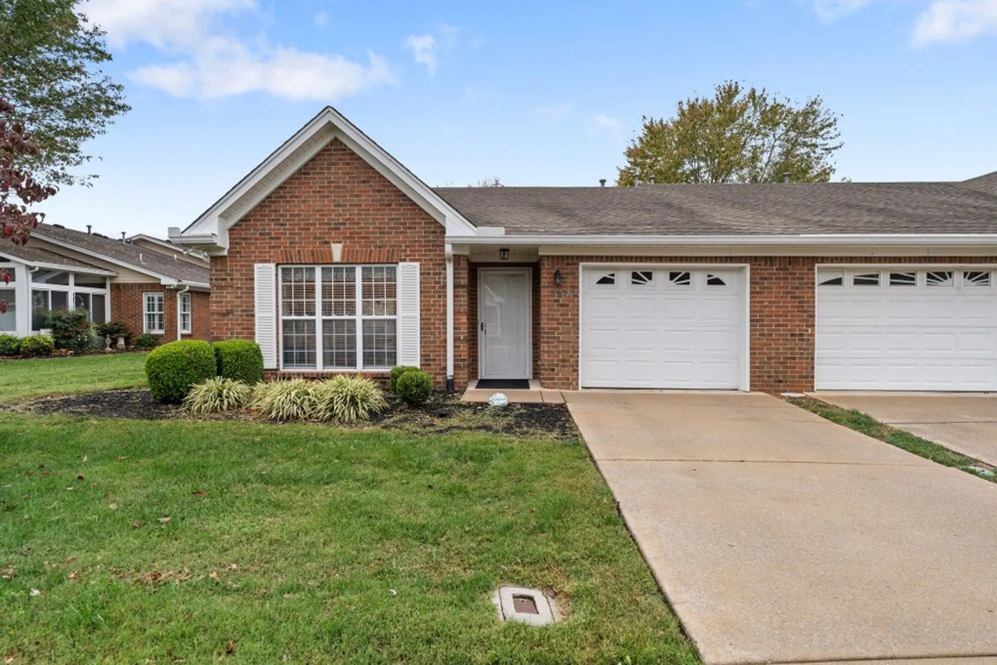 Property Slideshow image 1 of 36 | 327 forest glen cir, Murfreesboro, TN, 37128