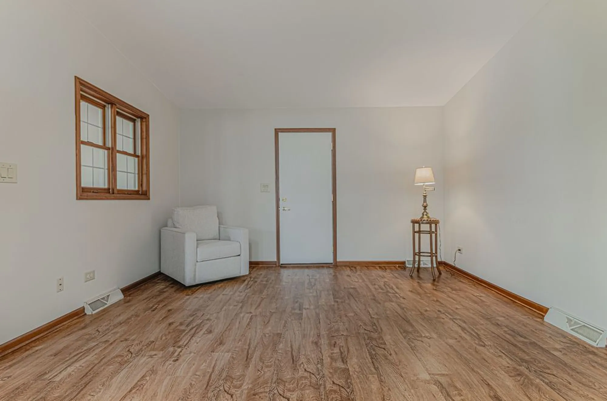 Property Slideshow image 4 of 41 | 9 derby ct, Grayslake, IL, 60030