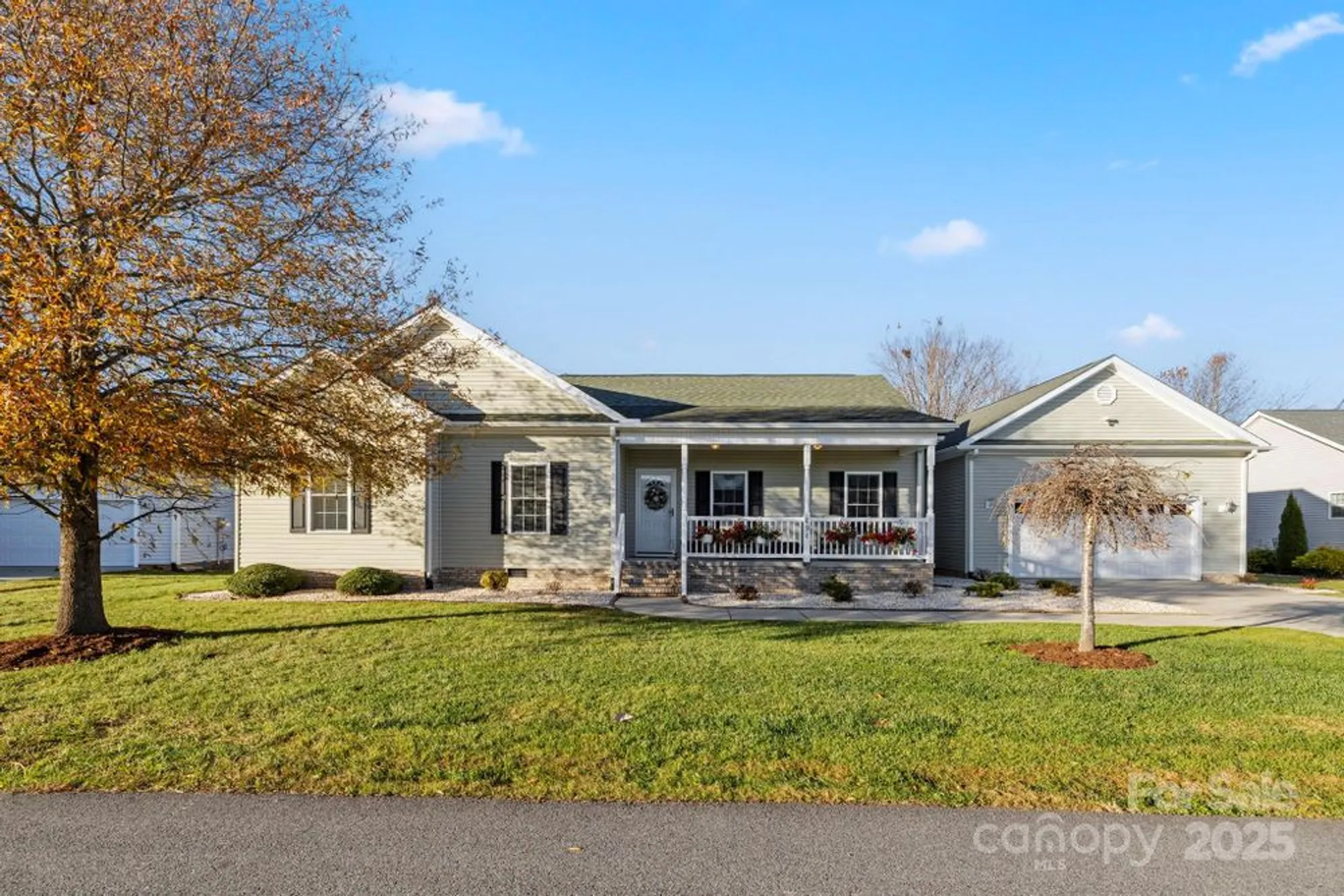 Property Slideshow image 5 of 48 | 494 riverwind dr, Hendersonville, NC, 28739