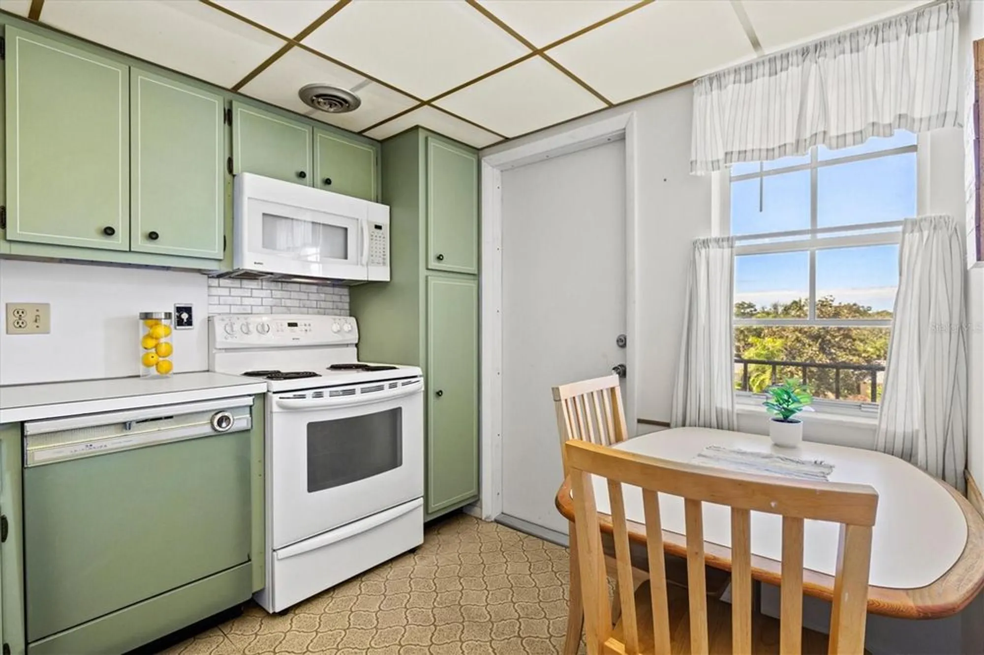 Property Slideshow image 17 of 82 | 7461 w country club dr 408, Sarasota, FL, 34243