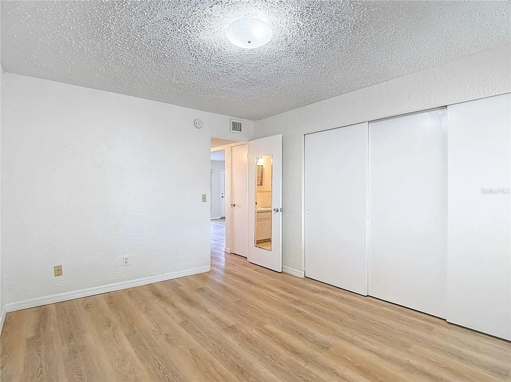 Property Slideshow image 18 of 31 | 2461 canadian way 45, Clearwater, FL, 33763