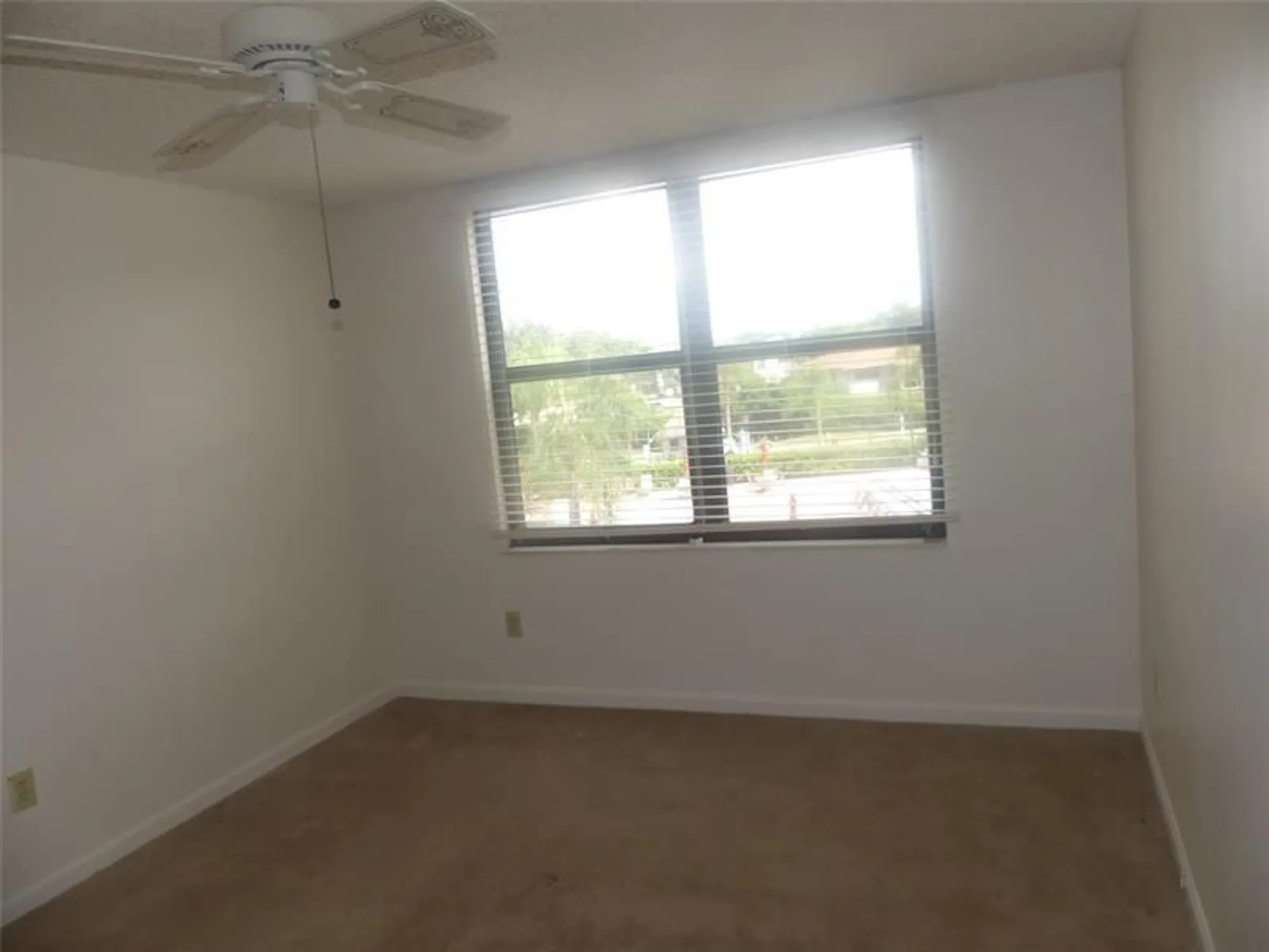 Property Slideshow image 10 of 15 | 10657 w clairmont cir 306, Tamarac, FL, 33321