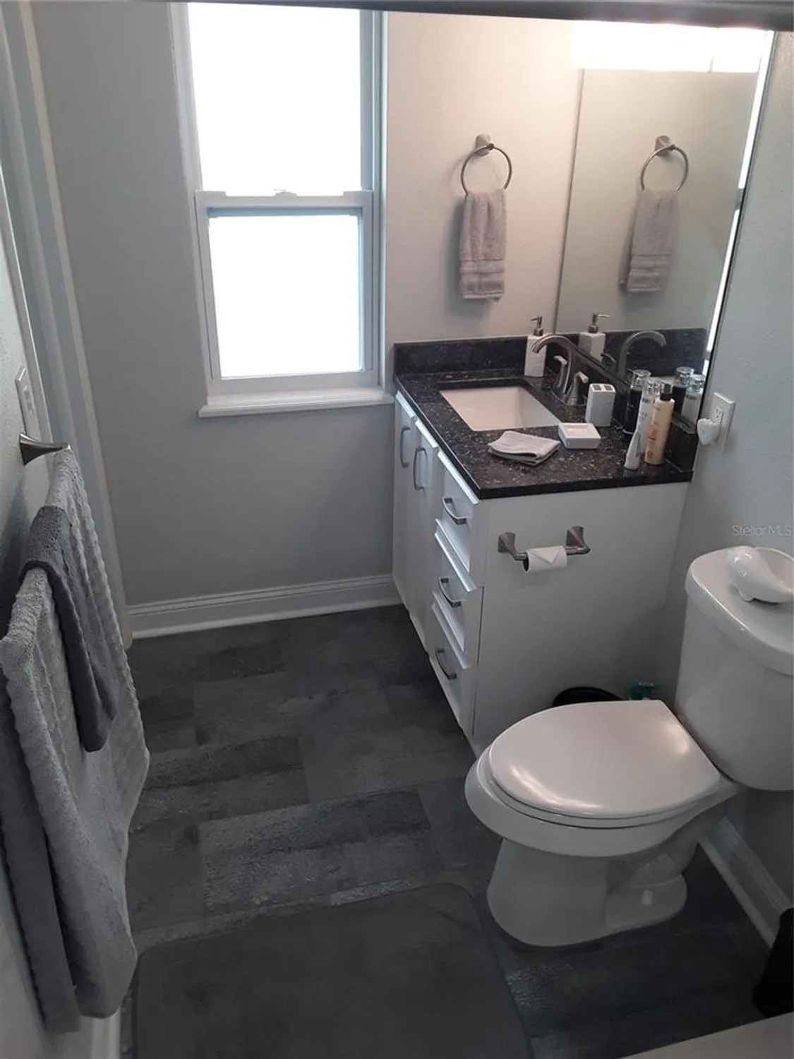 Property Slideshow image 9 of 48 | 702 cypress pl, Sun City Center, FL, 33573