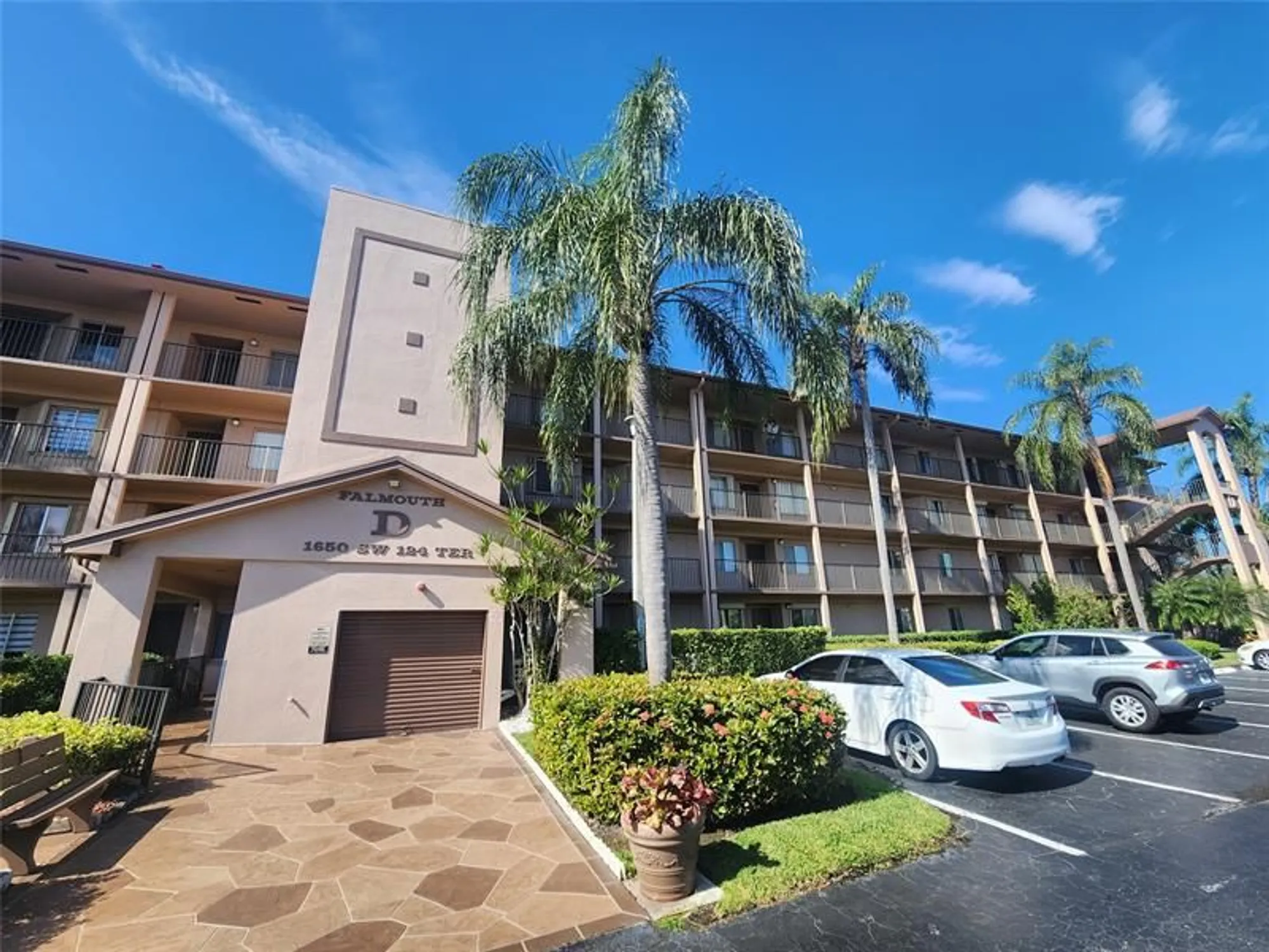 Property Slideshow image 3 of 19 | 1650 sw 124th ter 209d, Pembroke Pines, FL, 33027