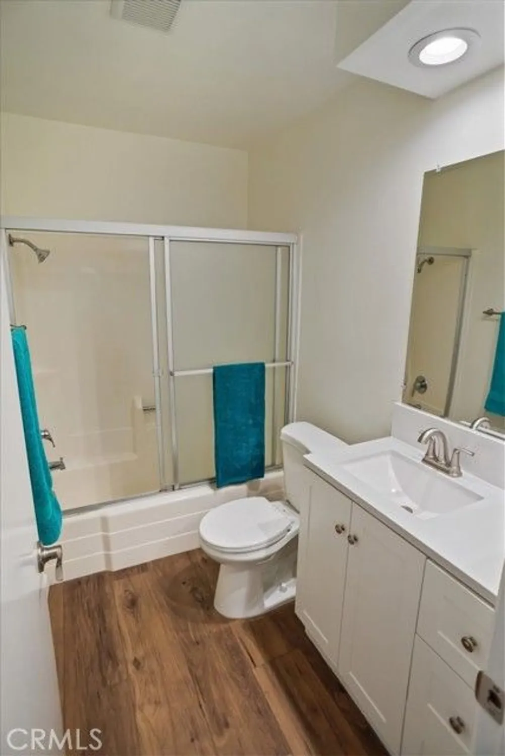Property Slideshow image 11 of 34 | 19380 anzel cir, Newhall, CA, 91321