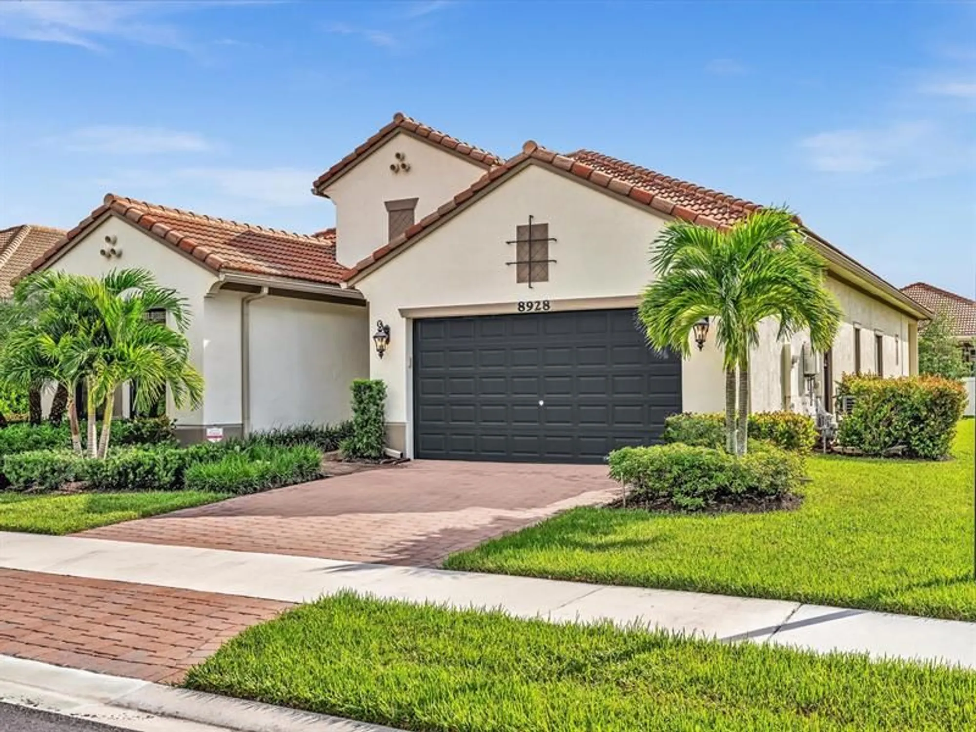 Property Slideshow image 3 of 98 | 8928 bastille cir e, Parkland, FL, 33076
