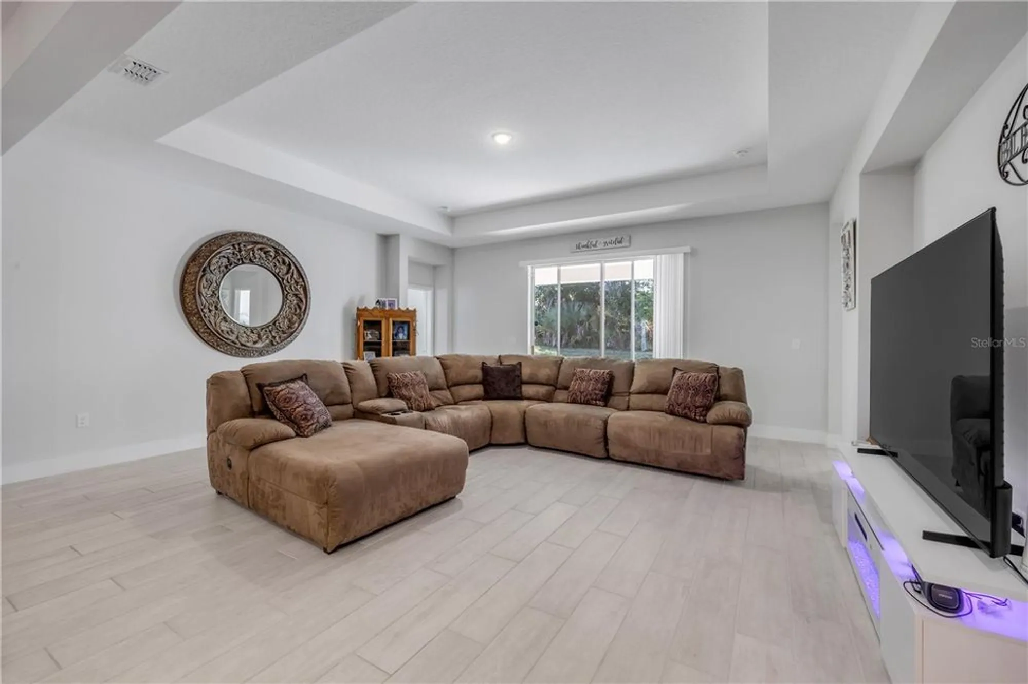 Property Slideshow image 13 of 30 | 3034 adrian dr, Ormond Beach, FL, 32174