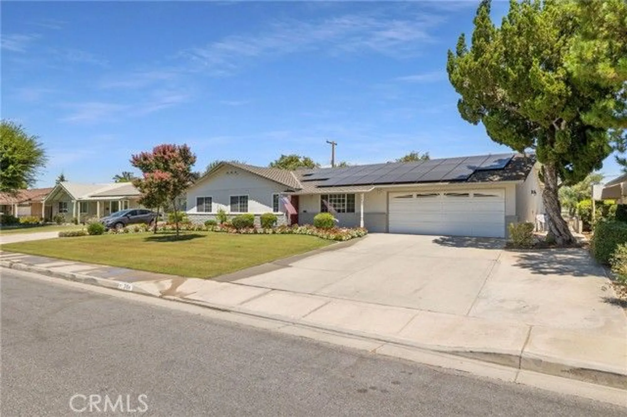 Property Slideshow image 3 of 48 | 704 river oaks dr, Bakersfield, CA, 93309
