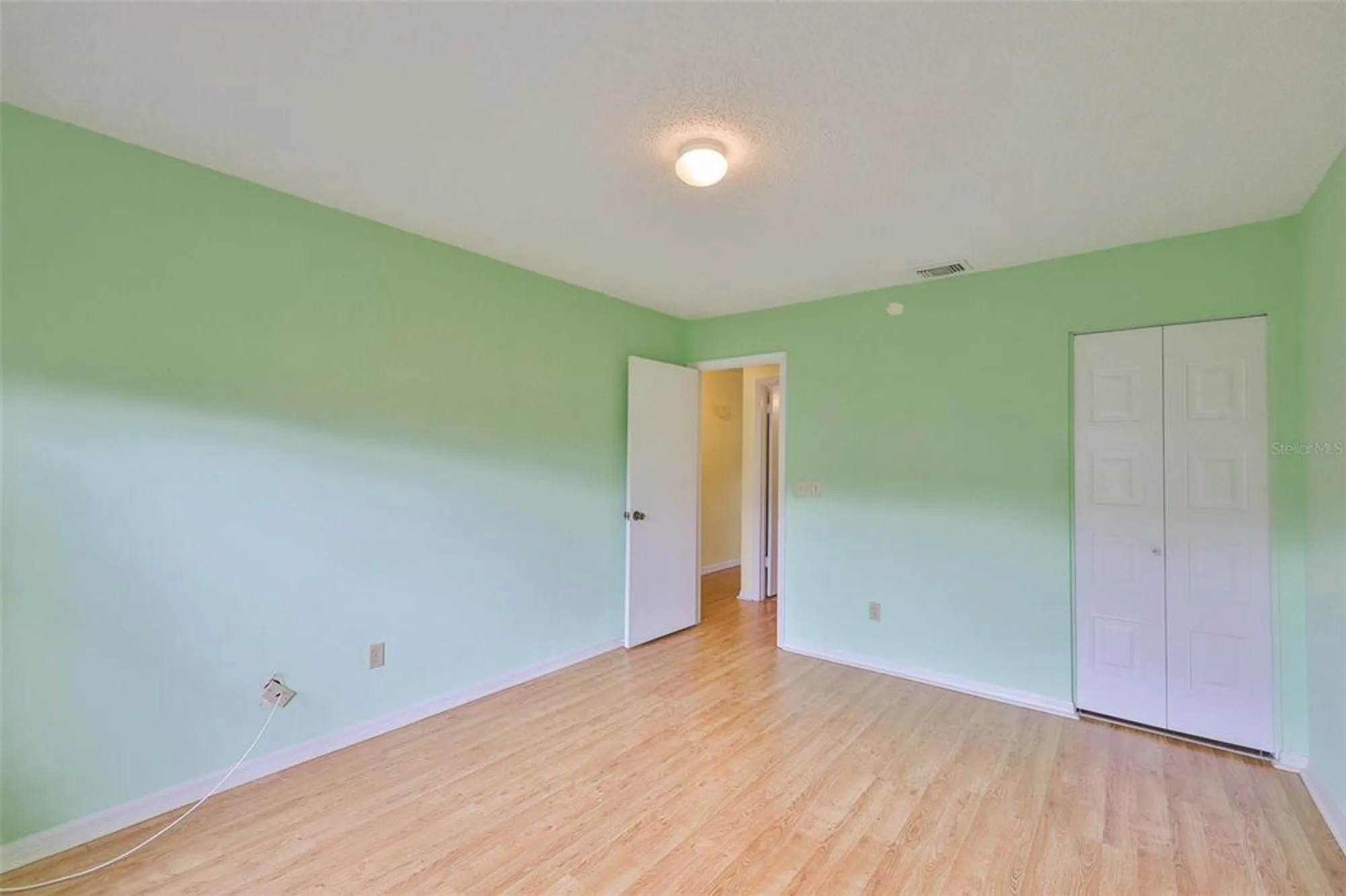 Property Slideshow image 19 of 49 | 1908 canterbury ln 20, Sun City Center, FL, 33573