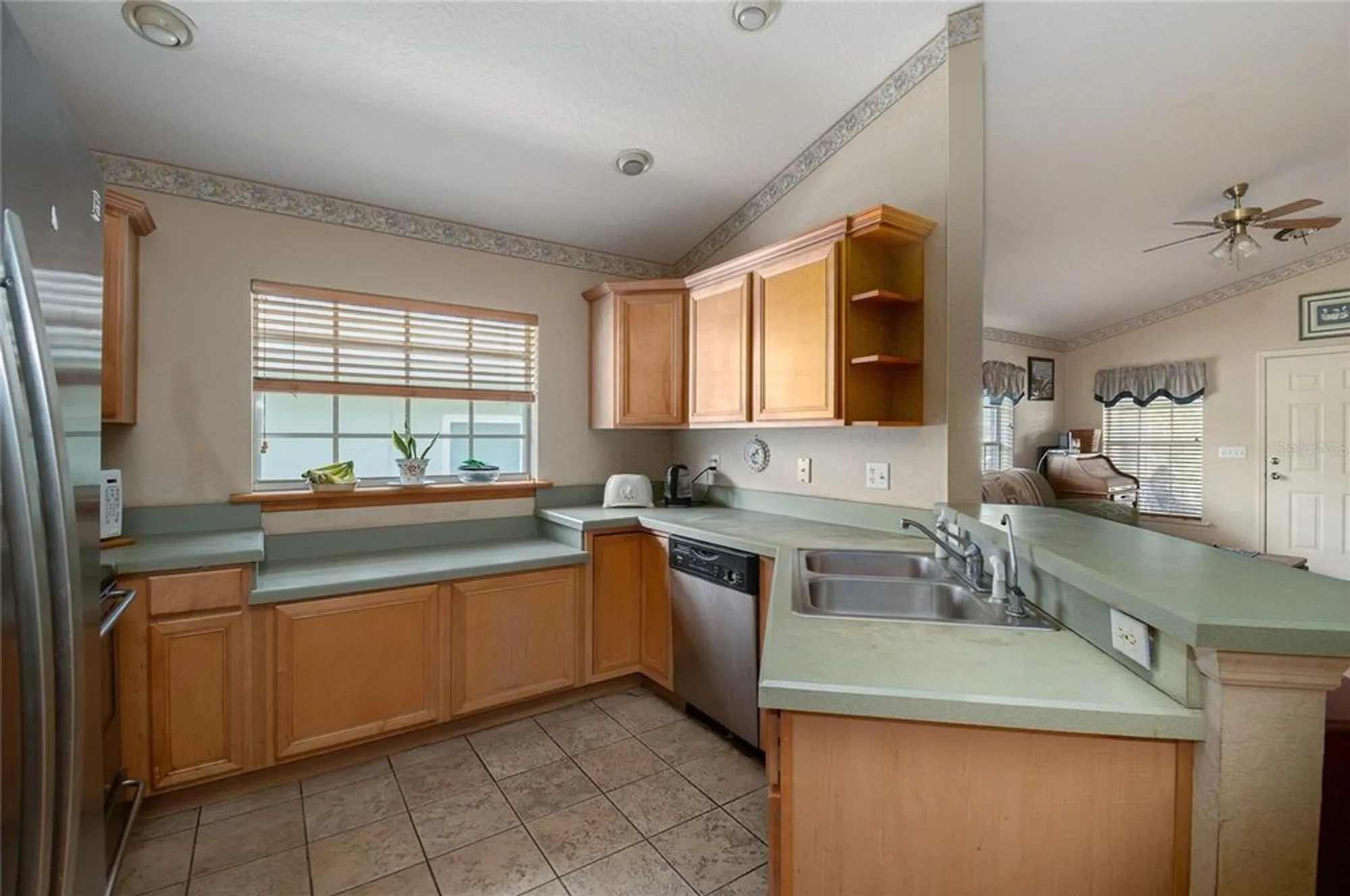 Property Slideshow image 14 of 23 | 6118 silver lakes dr, Lakeland, FL, 33810