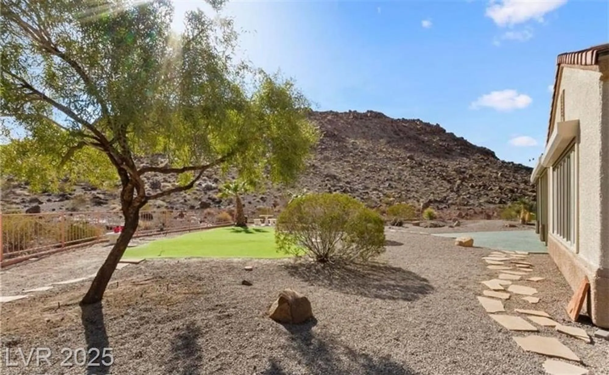Property Slideshow image 11 of 40 | 2169 tiger willow dr, Henderson, NV, 89012