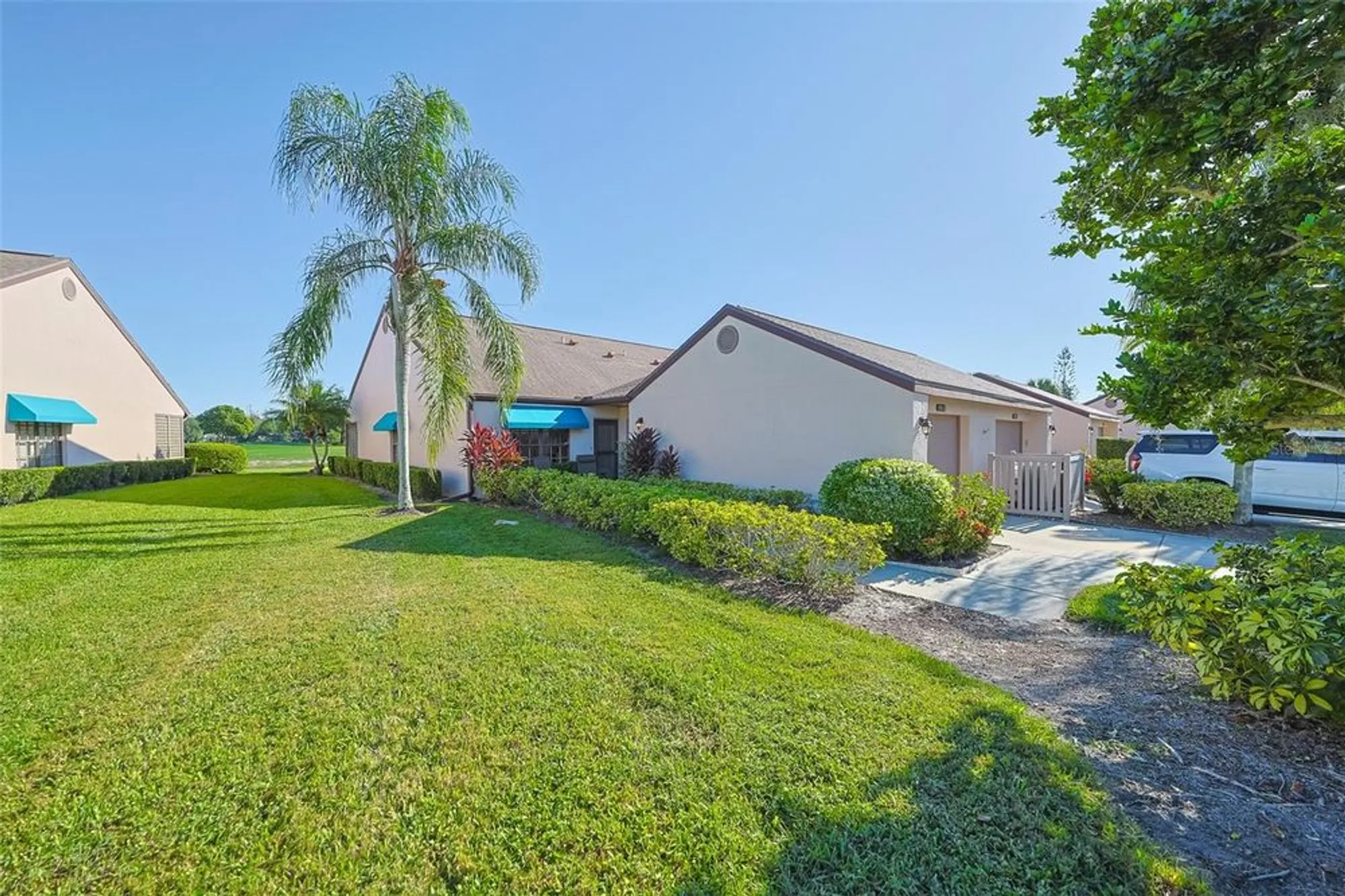 Property Slideshow image 48 of 56 | 5941 clubside dr # 5941, Sarasota, FL, 34243