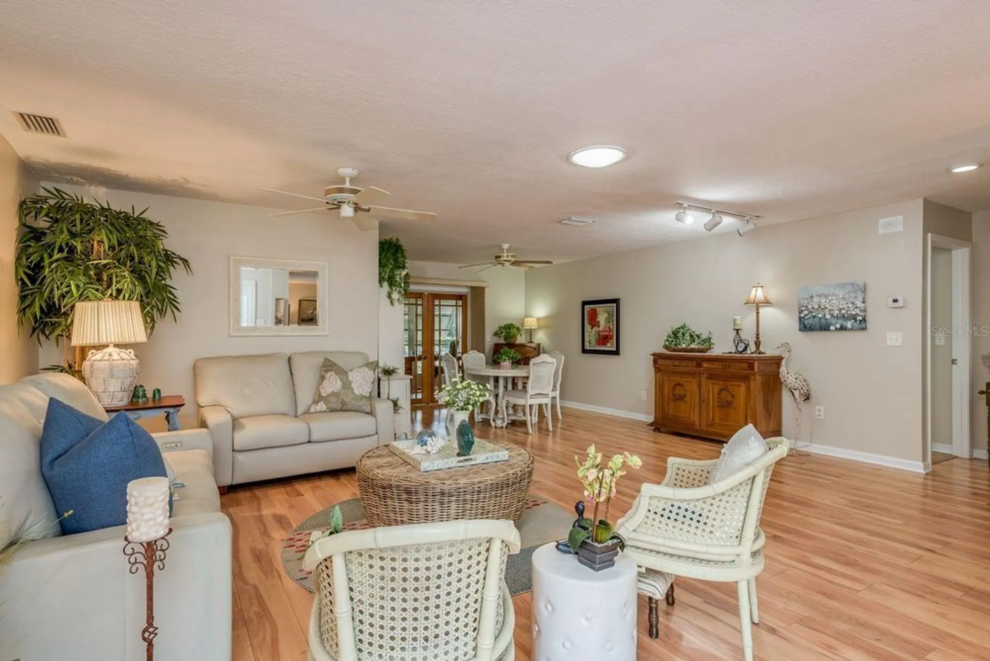 Property Slideshow image 11 of 57 | 3184 brunswick cir, Palm Harbor, FL, 34684