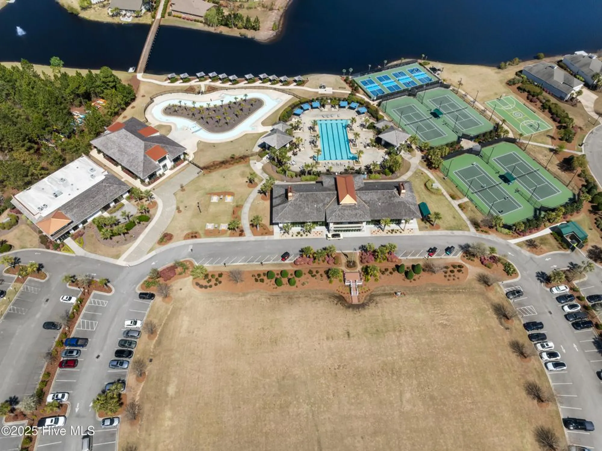 Property Slideshow image 6 of 84 | 8313 compass pointe east wynd, Leland, NC, 28451