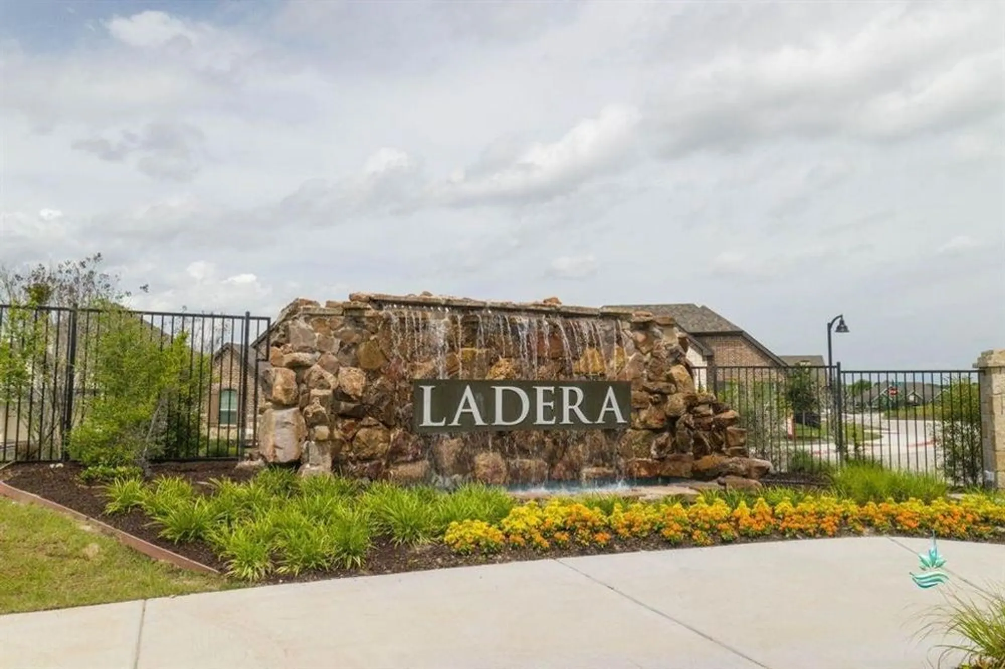 Property Slideshow image 20 of 28 | 5924 carmona trl, Fort Worth, TX, 76123