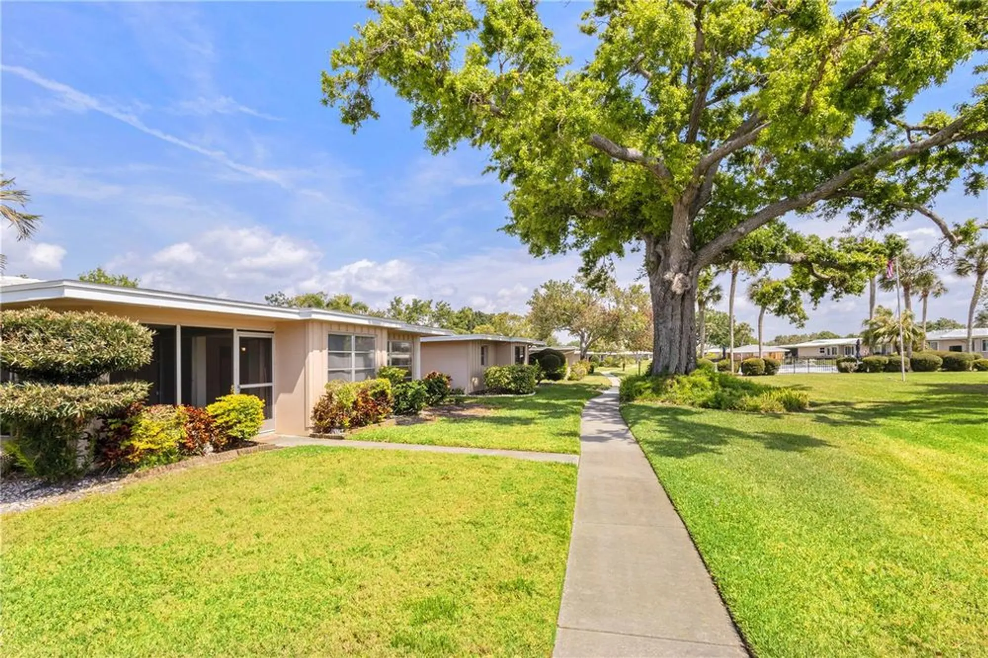 Property Slideshow image 31 of 35 | 3328 dartmouth ln 1012, Sarasota, FL, 34239