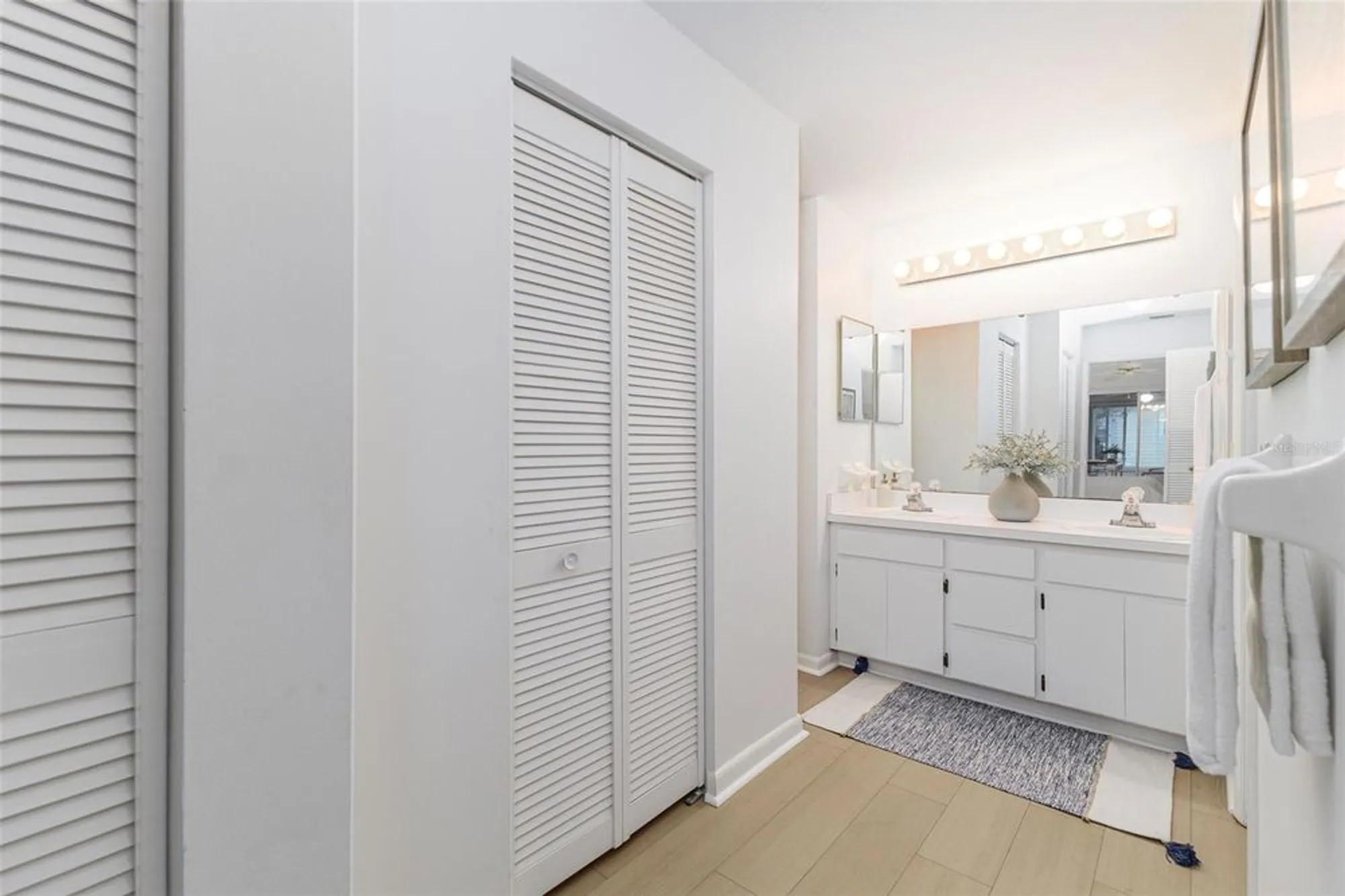 Property Slideshow image 22 of 39 | 4850 squire hollow dr, Lakeland, FL, 33811