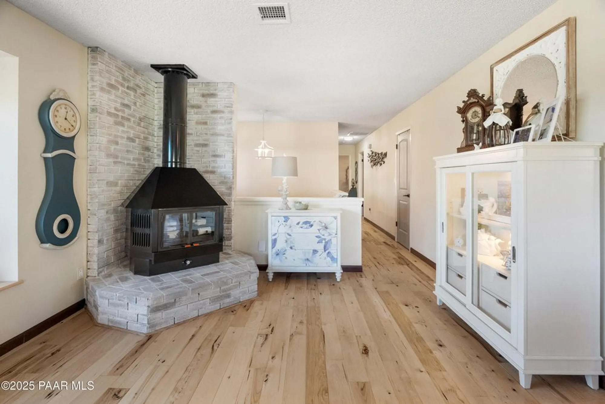 Property Slideshow image 16 of 45 | 722 sunrise blvd, Prescott, AZ, 86301