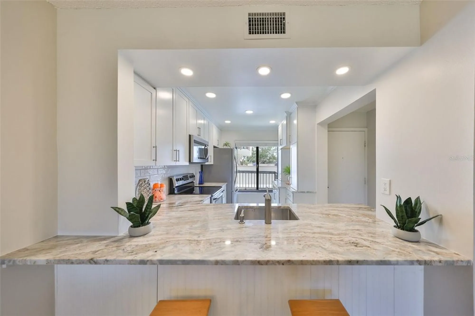 Property Slideshow image 8 of 35 | 6269 palma del mar blvd s apt 206, Saint Petersburg, FL, 33715