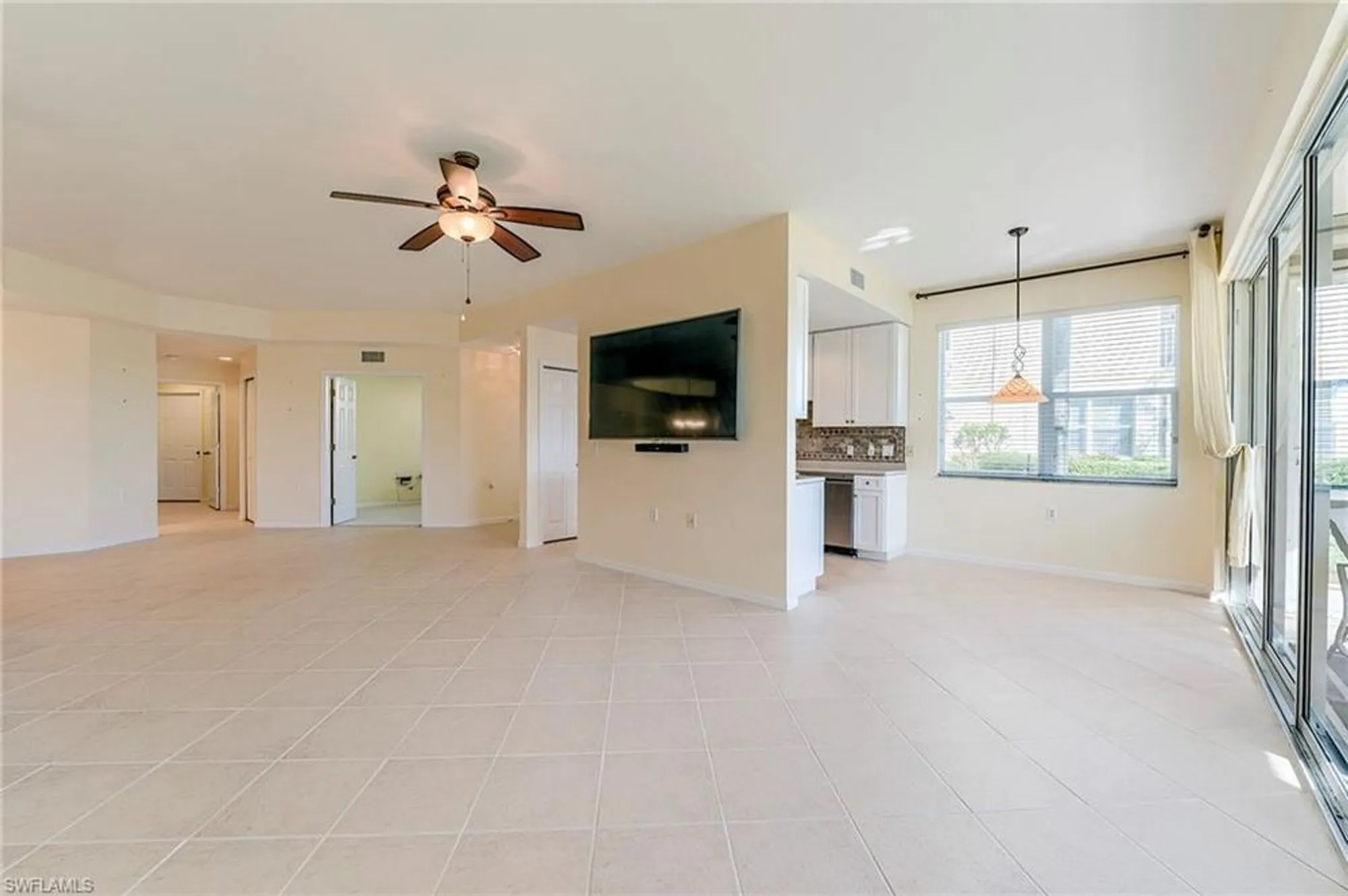 Property Slideshow image 15 of 44 | 3090 meandering way 101, Fort Myers, FL, 33905