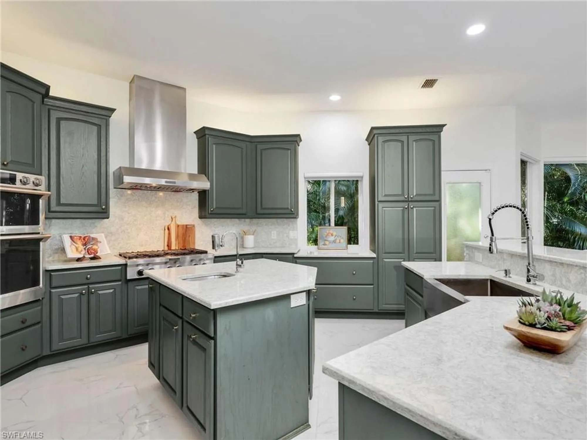 Property Slideshow image 9 of 46 | 27231 lakeway ct, Bonita Springs, FL, 34134