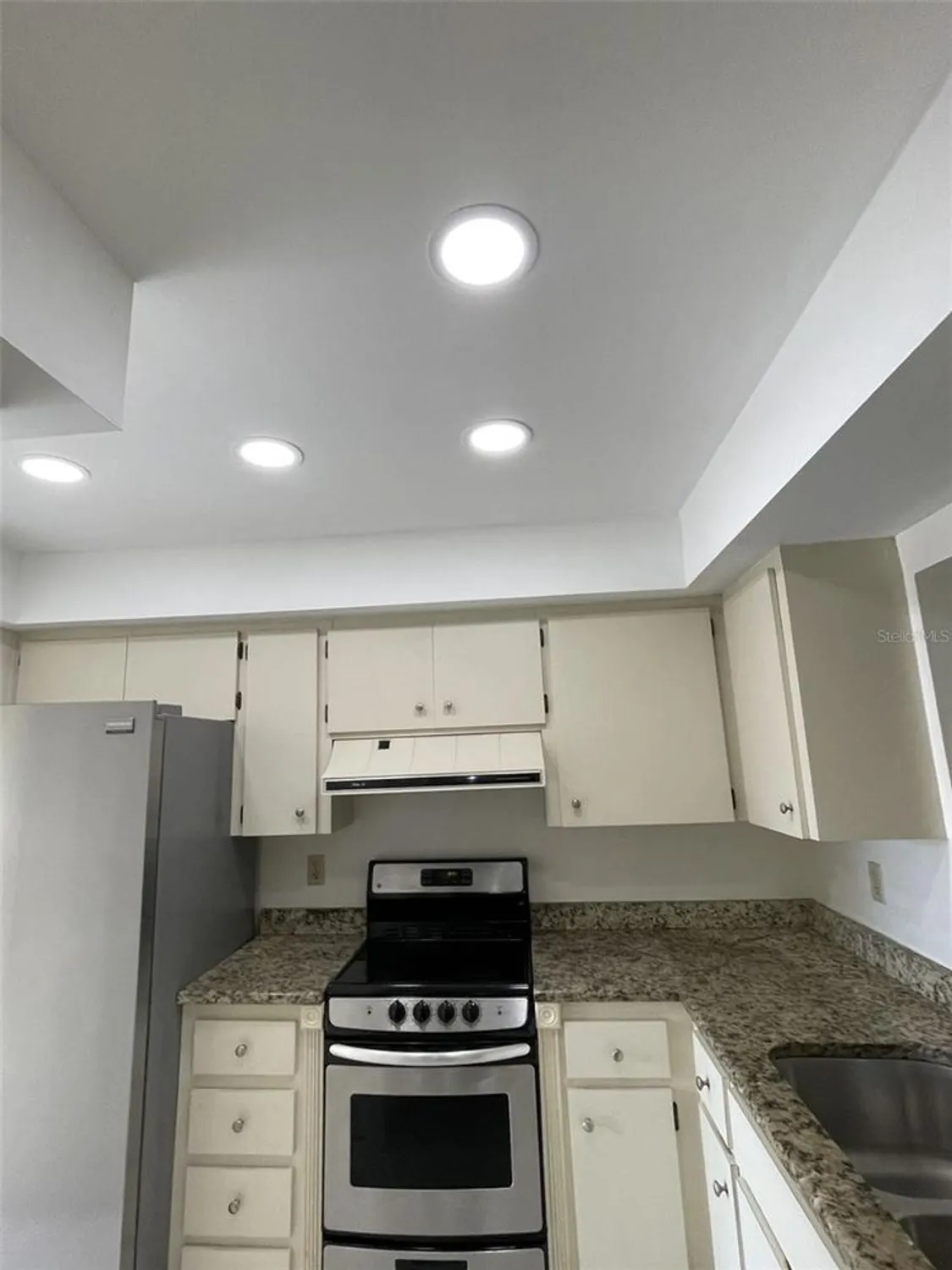 Property Slideshow image 12 of 59 | 7030 w country club dr n # 128, Sarasota, FL, 34243