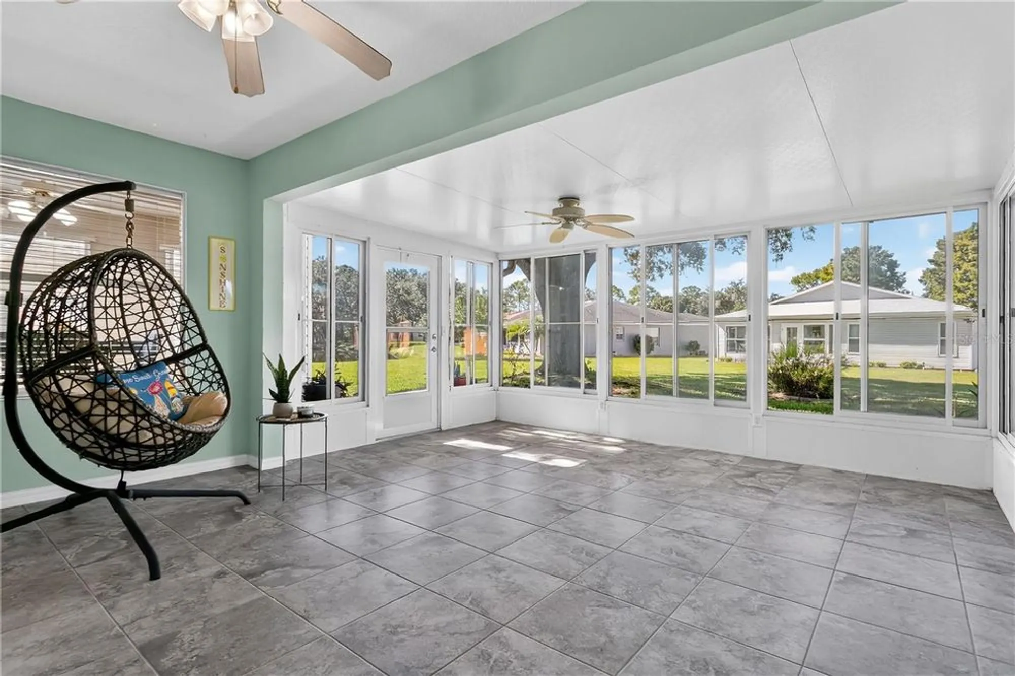 Property Slideshow image 22 of 46 | 32805 oak park dr, Leesburg, FL, 34748