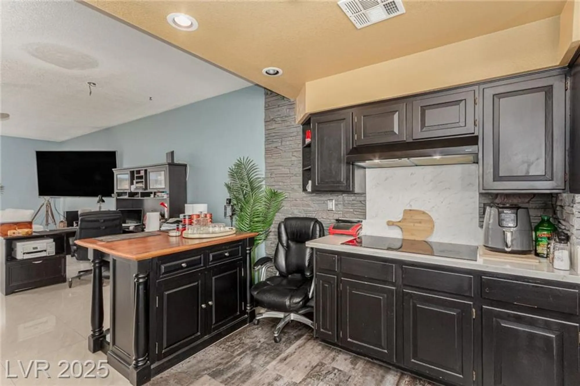 Property Slideshow image 10 of 36 | 5117 harvest moon ln, Las Vegas, NV, 89107