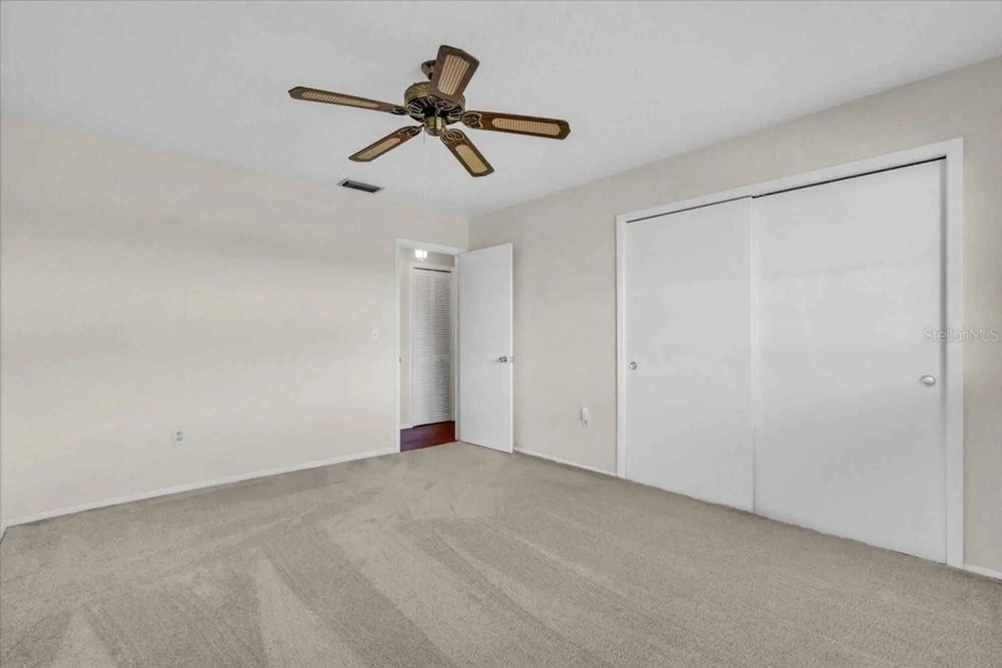 Property Slideshow image 24 of 31 | 3140 village green dr # 1119, Sarasota, FL, 34239