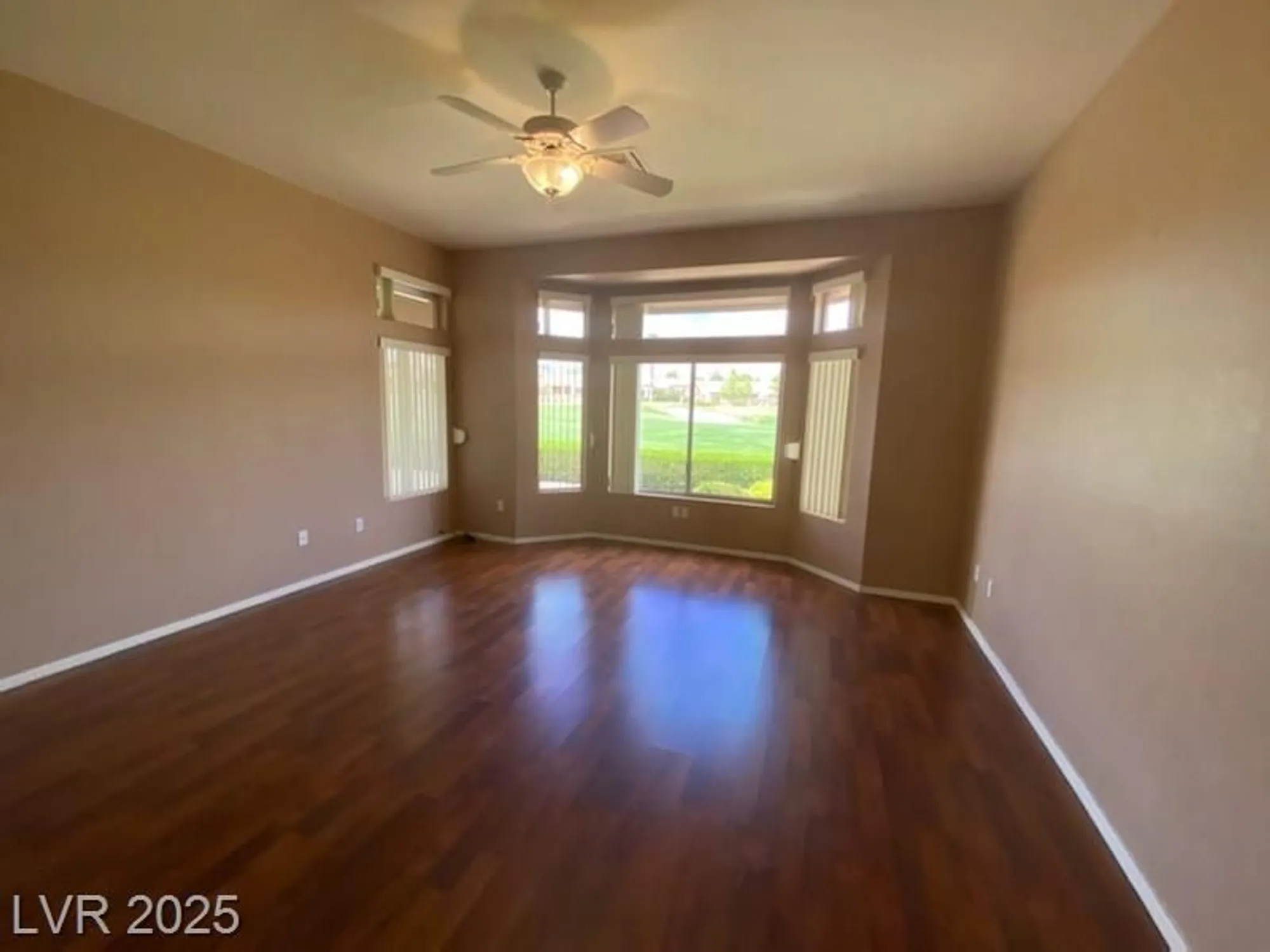 Property Slideshow image 16 of 28 | 2913 billy casper dr, Las Vegas, NV, 89134