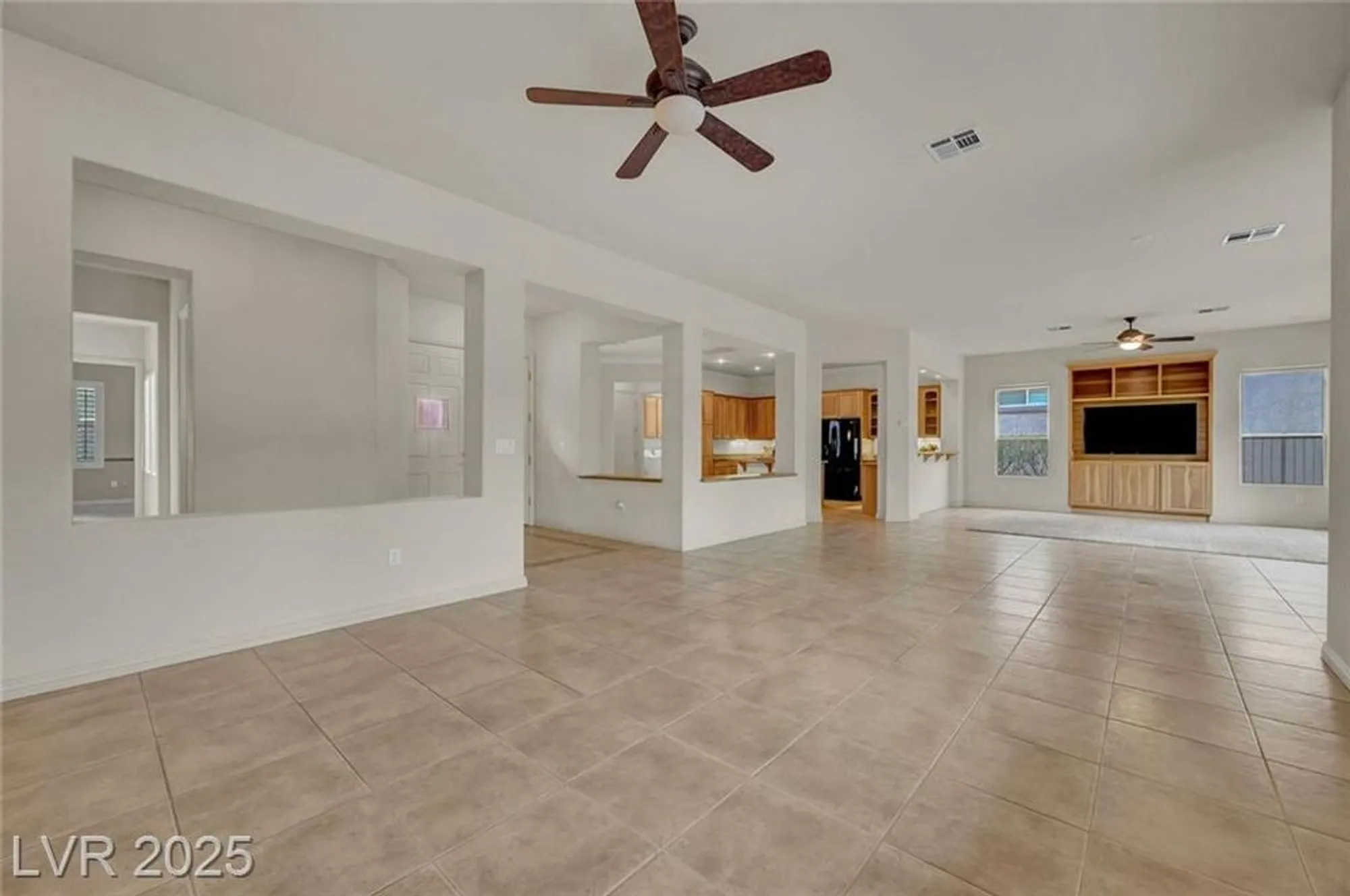 Property Slideshow image 8 of 61 | 4636 riva de romanza st, Las Vegas, NV, 89135