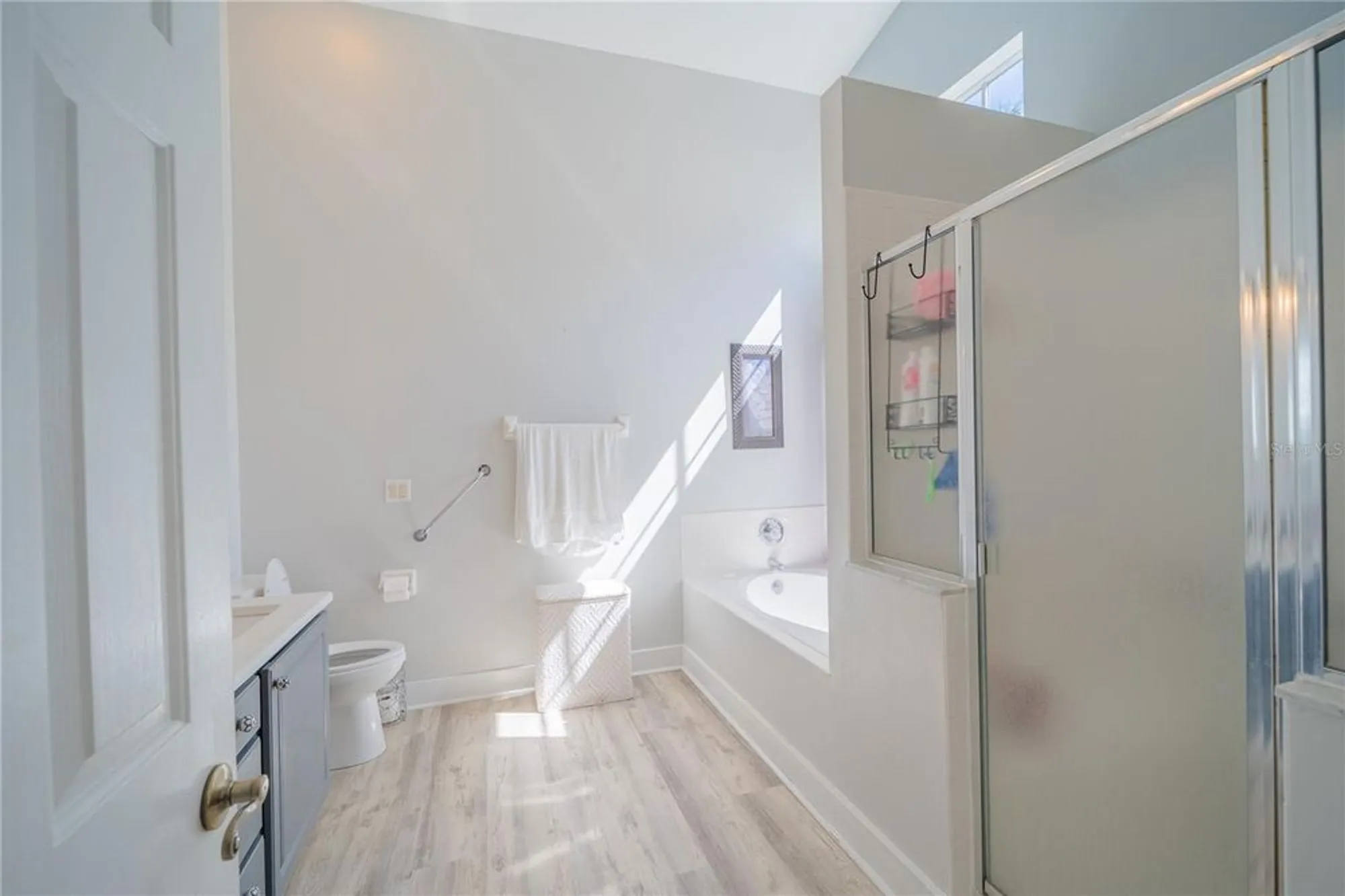 Property Slideshow image 12 of 18 | 4242 leafway cir, Leesburg, FL, 34748
