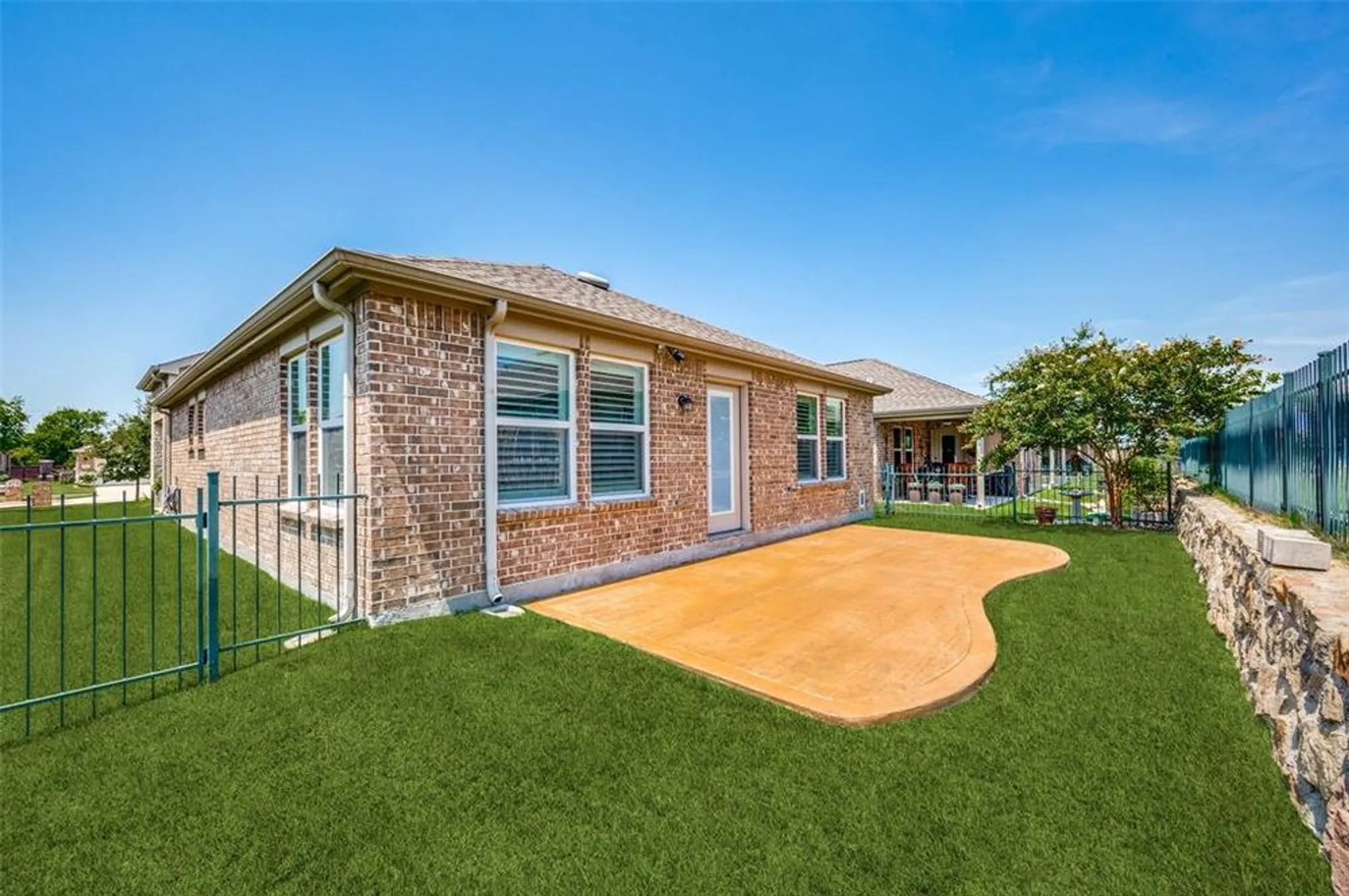 Property Slideshow image 36 of 40 | 6726 hickory creek dr, Frisco, TX, 75036