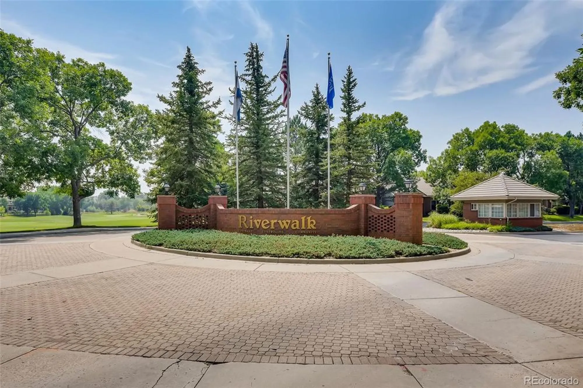 Property Slideshow image 28 of 37 | 2712 w greens pl, Littleton, CO, 80123