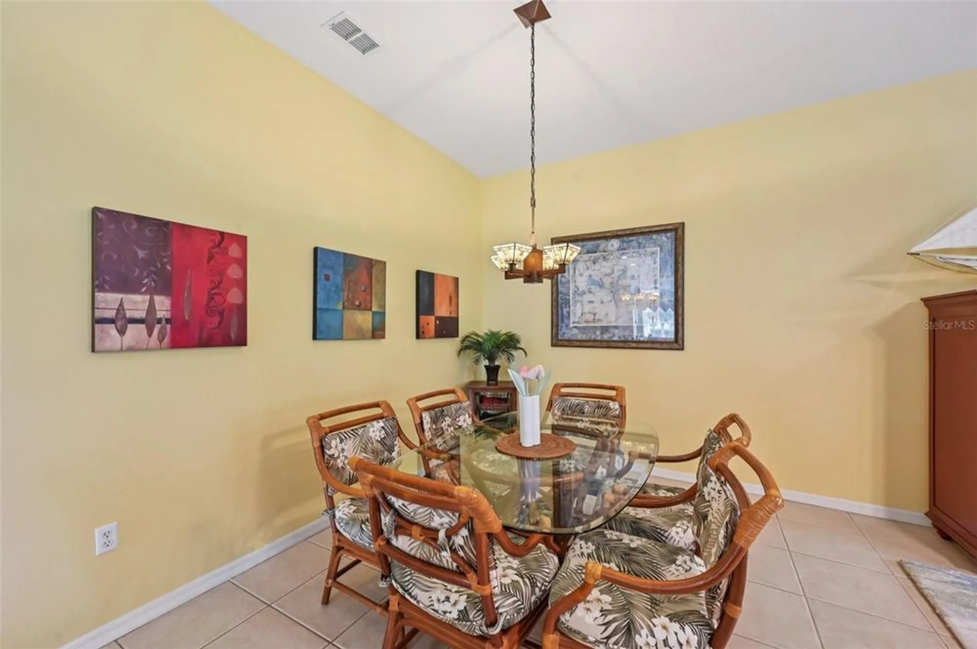 Property Slideshow image 9 of 61 | 2103 grantham greens dr, Sun City Center, FL, 33573