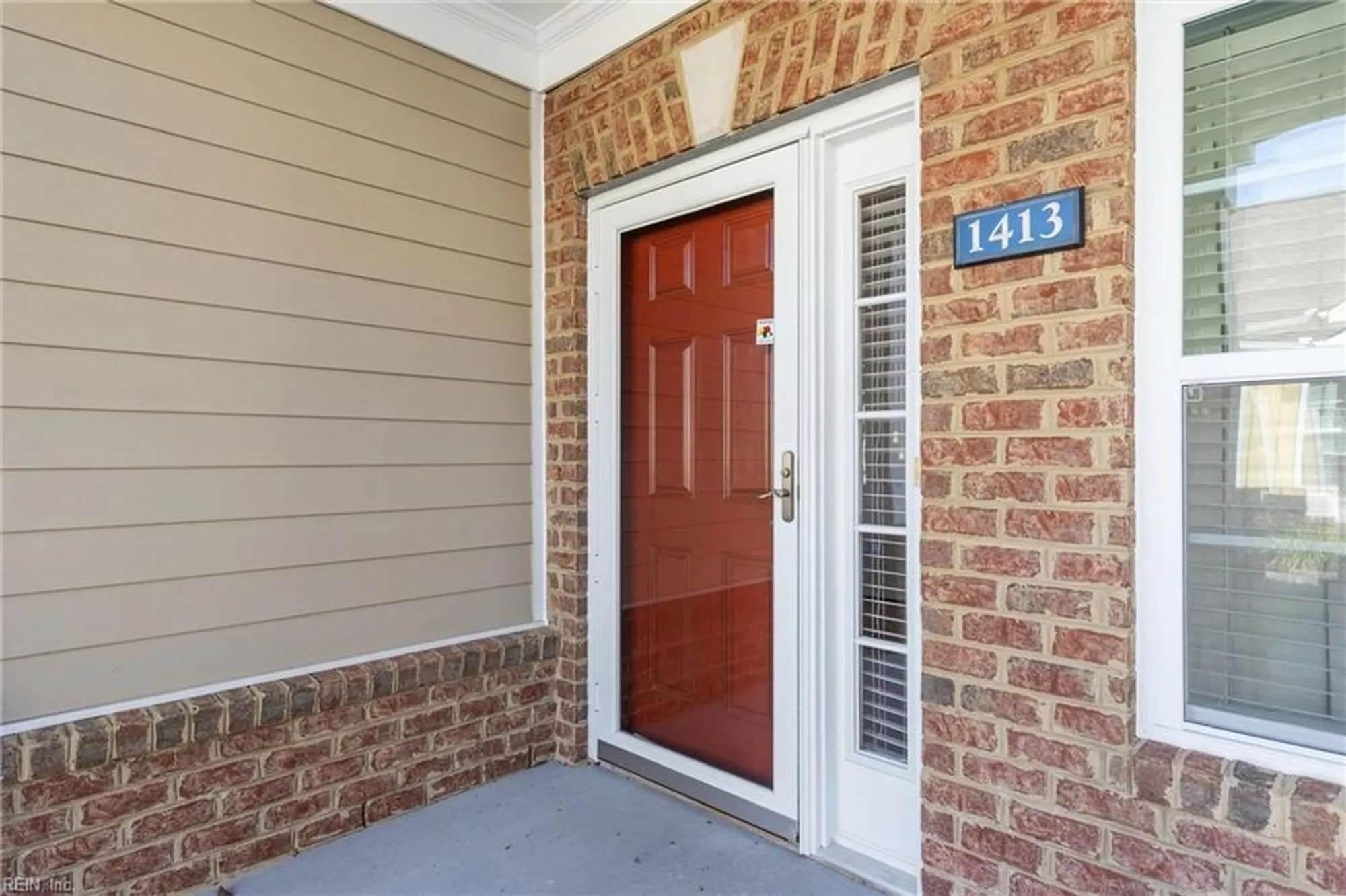 Property Slideshow image 2 of 39 | 1413 thistlewood ln # 54, Chesapeake, VA, 23320