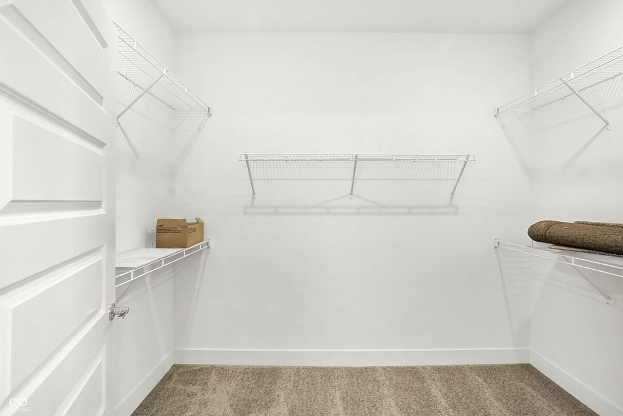 Property Slideshow image 31 of 46 | 5062 foxley park ln, Avon, IN, 46123