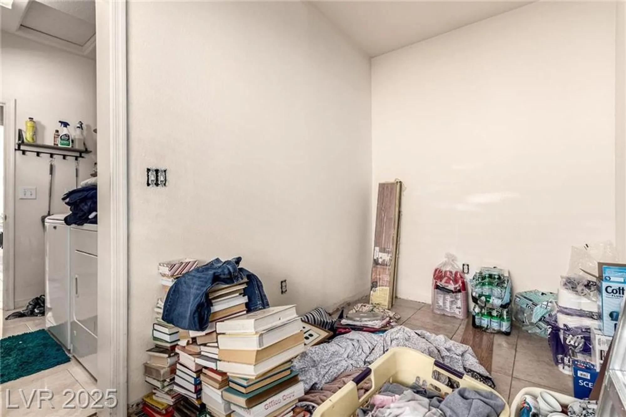 Property Slideshow image 14 of 18 | 4952 rivedro st, Las Vegas, NV, 89135
