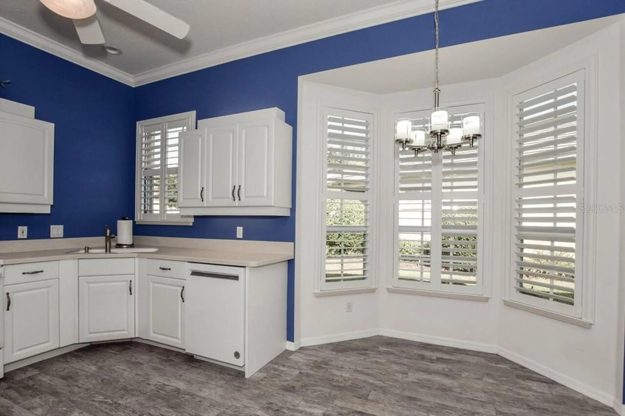 Property Slideshow image 12 of 63 | 834 montrose dr # 9, Venice, FL, 34293