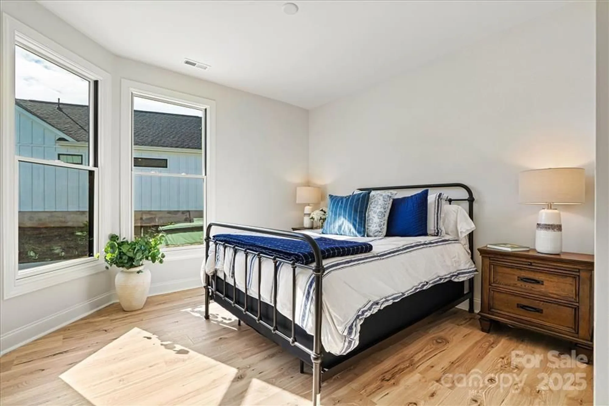 Property Slideshow image 23 of 34 | 114 alenda lux cir # 3, Mooresville, NC, 28115