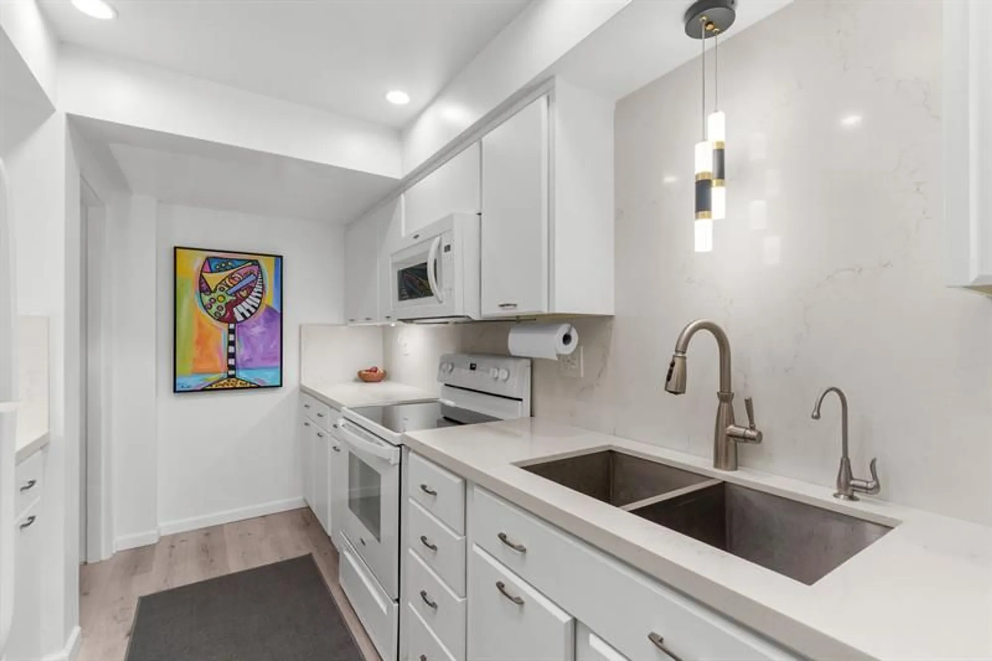 Property Slideshow image 6 of 40 | 3333 ne 34th st apt 412, Fort Lauderdale, FL, 33308